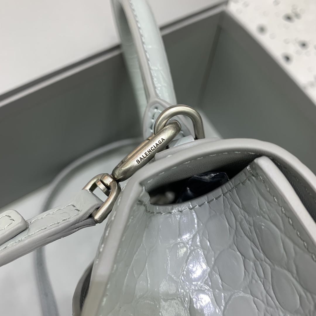 小号原单Balencia巴黎家本季重磅鳄鱼深灰沙漏包独特的标志性弧线形状造型极具辨识度一眼就让人眼前一亮