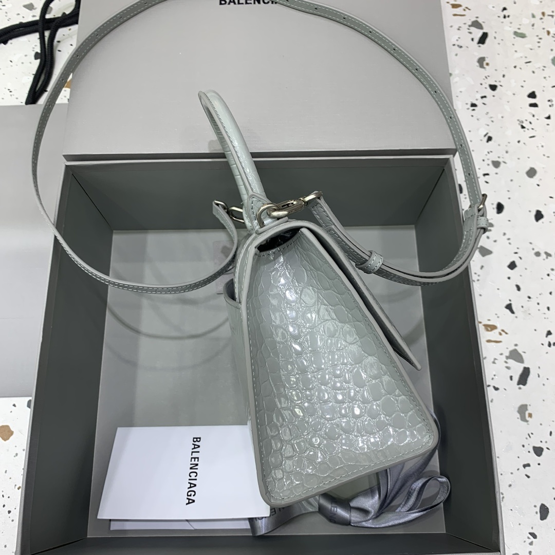 小号原单Balencia巴黎家本季重磅鳄鱼深灰沙漏包独特的标志性弧线形状造型极具辨识度一眼就让人眼前一亮
