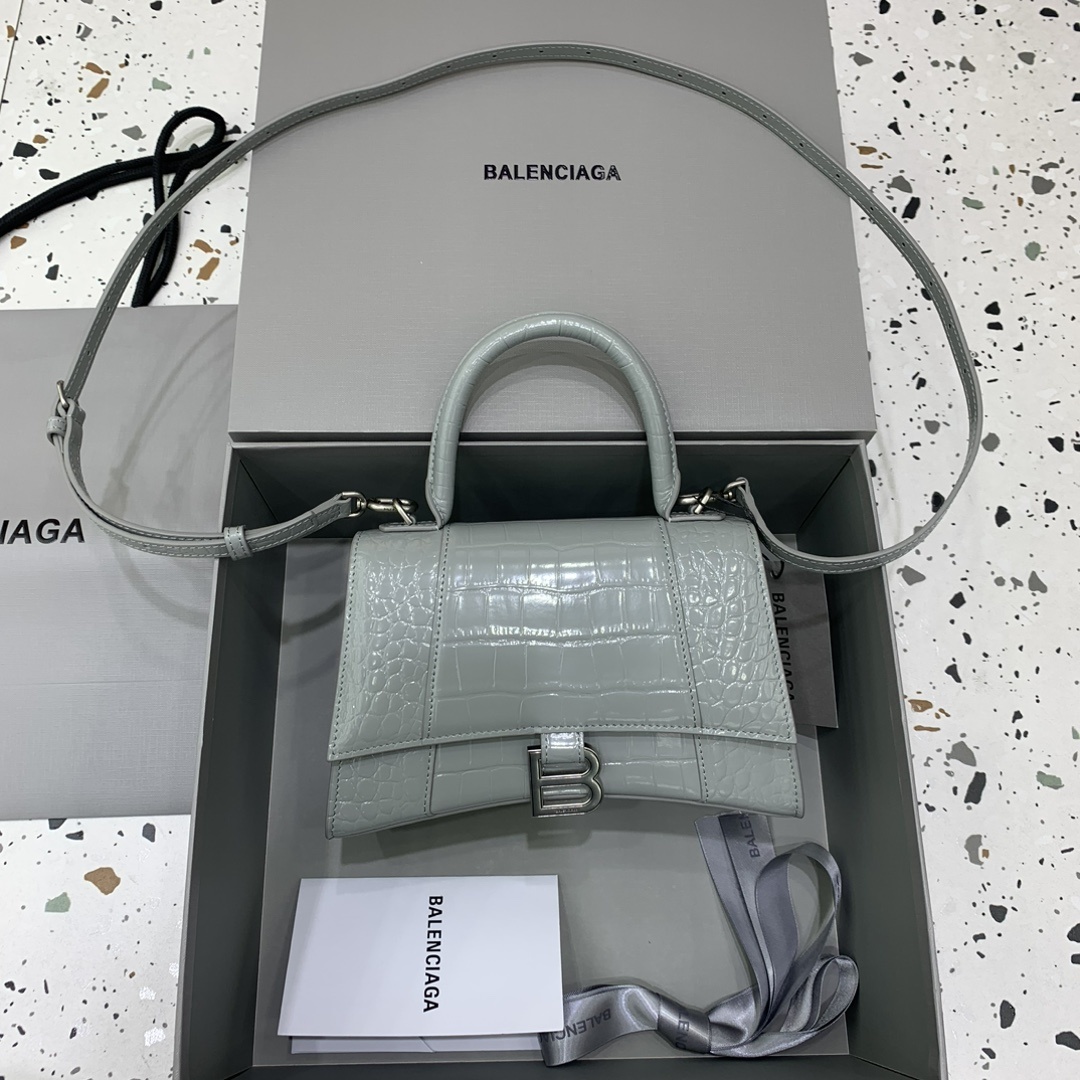 小号原单Balencia巴黎家本季重磅鳄鱼深灰沙漏包独特的标志性弧线形状造型极具辨识度一眼就让人眼前一亮