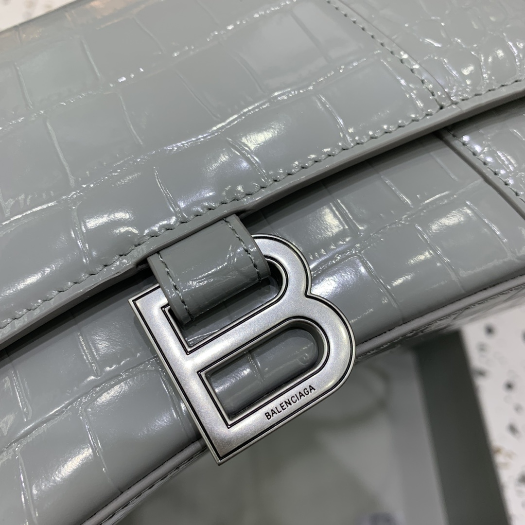 小号原单Balencia巴黎家本季重磅鳄鱼深灰沙漏包独特的标志性弧线形状造型极具辨识度一眼就让人眼前一亮