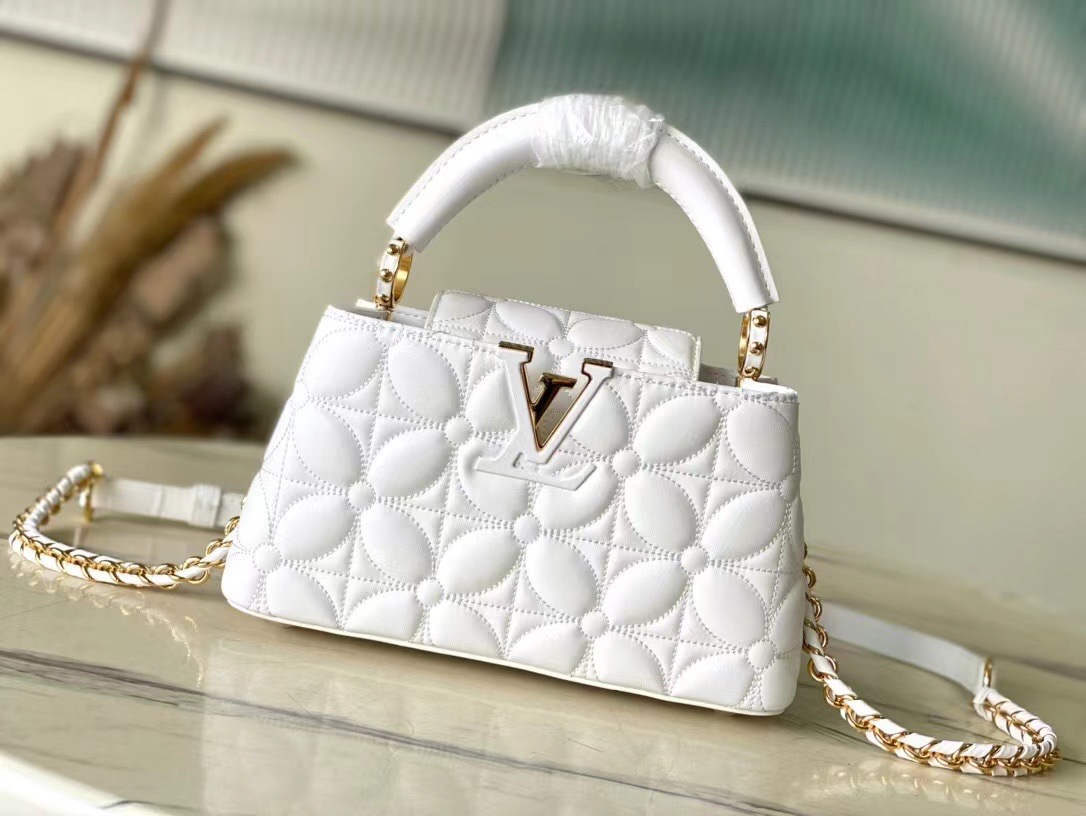 Best Replica New Style
 Louis Vuitton LV Capucines Bags Handbags White Sheepskin Chains M25332