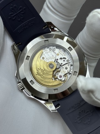 Patek Philippe Aquanaut 5167A detail 4