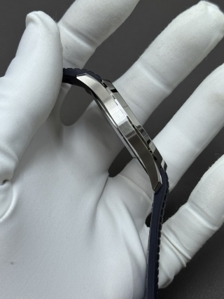 Patek Philippe Aquanaut 5167A detail 2