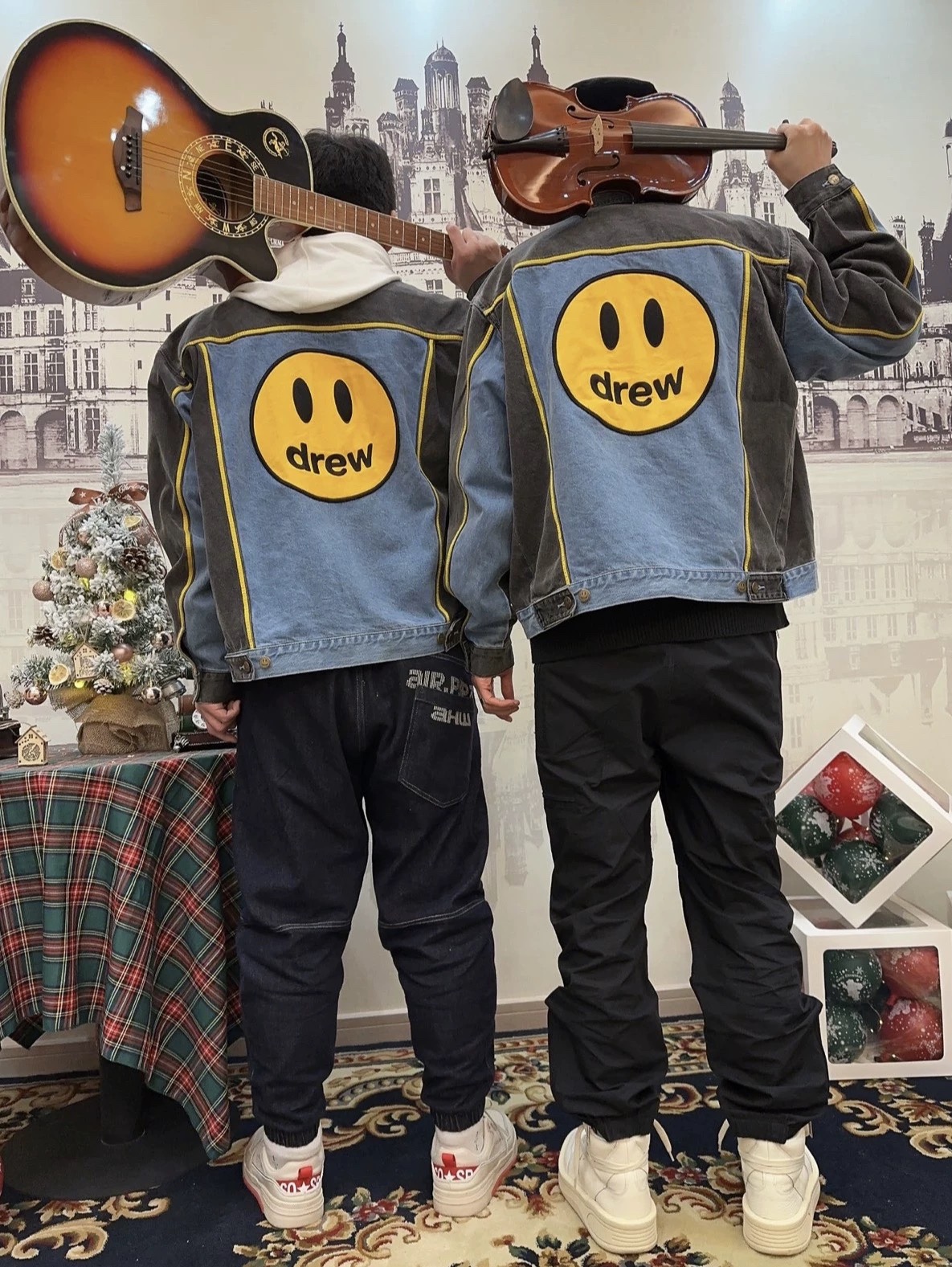 Limited Edition Drew House Cowboy Jacket: Unique Style with Smiling Face Embroidery - 图片 3