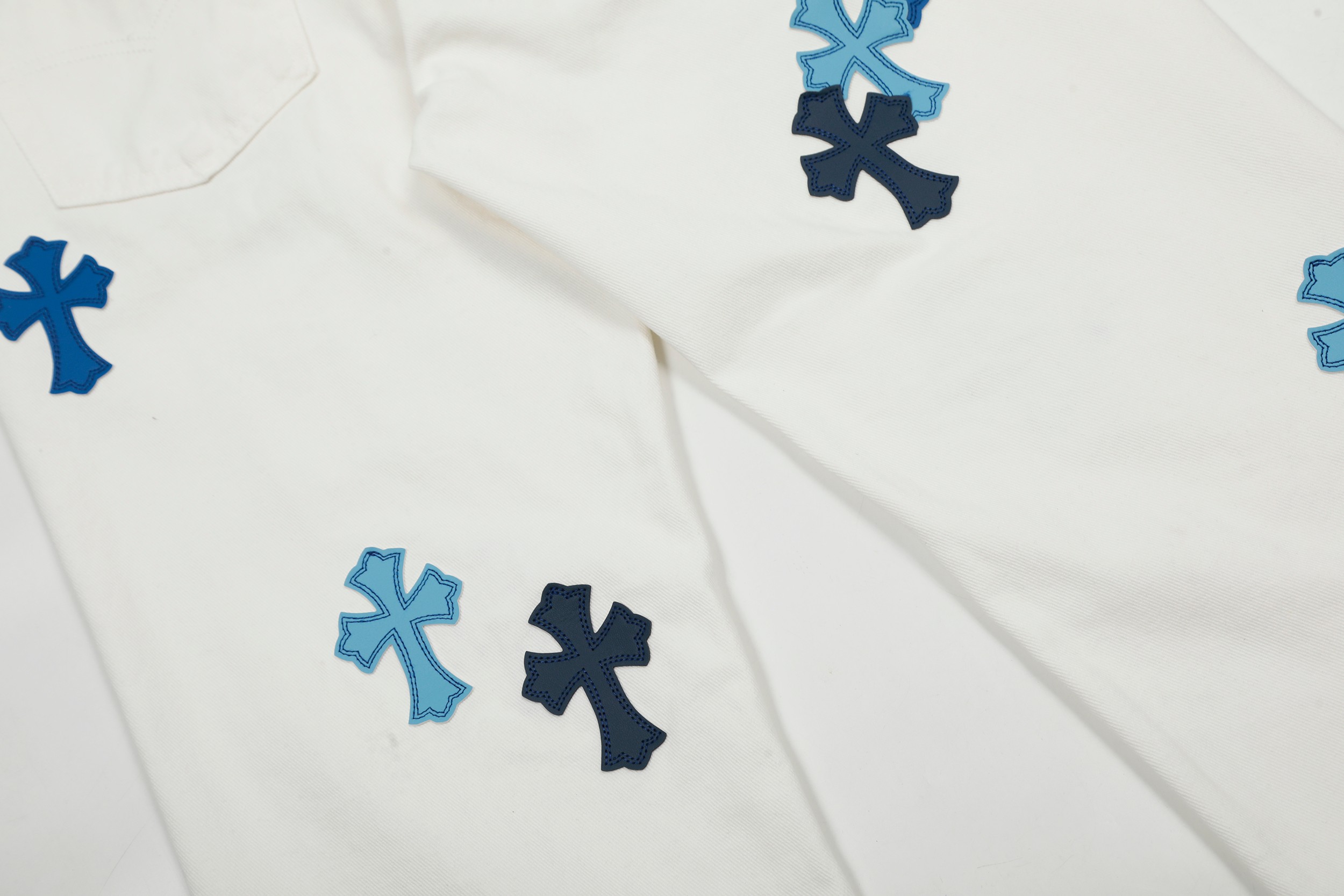Chrome Hearts Crots: Unique Oxen Skin Jeans in Blue, Sizes S-XL, Unisex Fashion - 图片 7