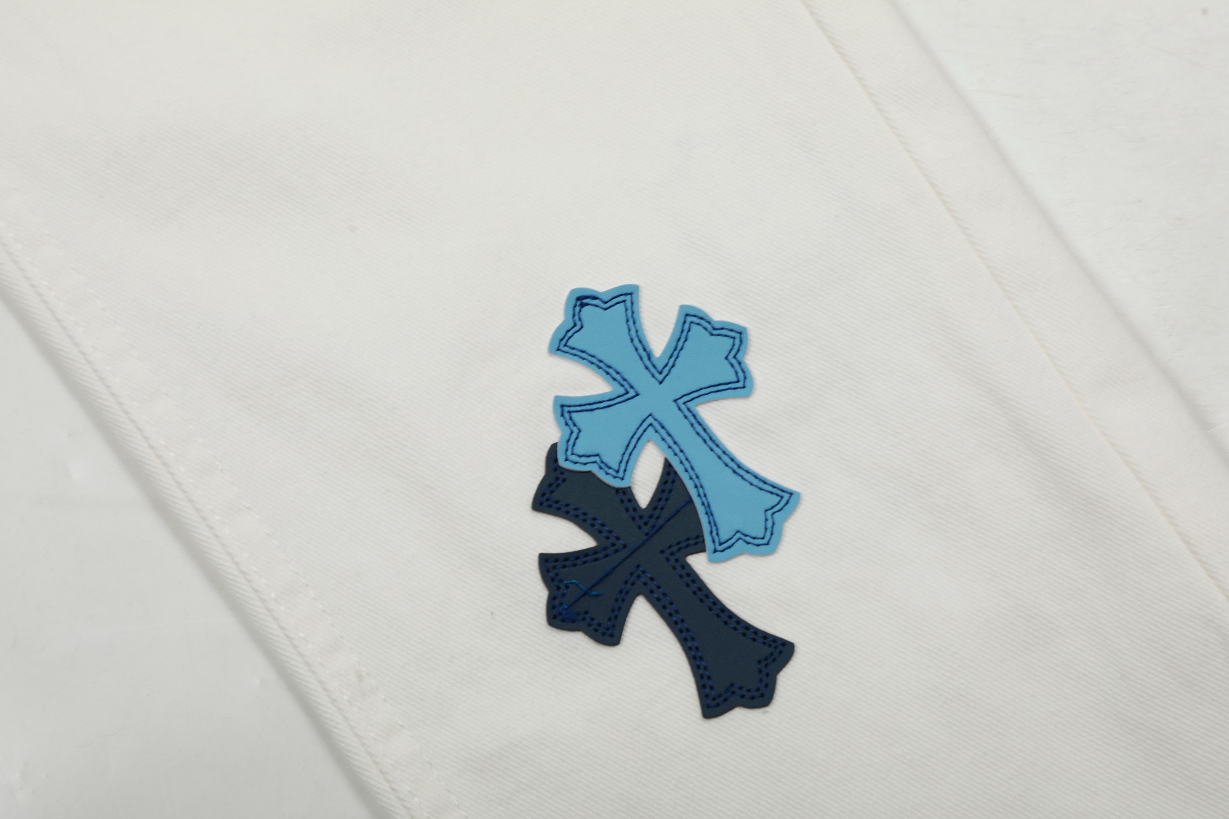 Chrome Hearts Crots: Unique Oxen Skin Jeans in Blue, Sizes S-XL, Unisex Fashion - 图片 9