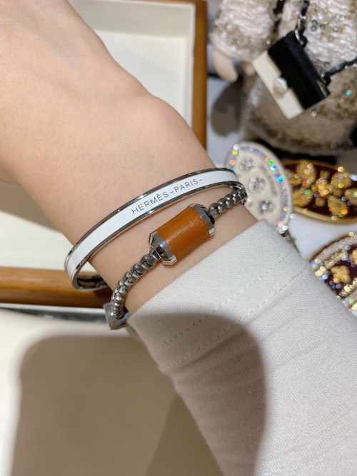 Hermes Paris Uni Enamel Bangle Stylish Women Bracelet, Gold Hardware 1 Hermes Paris Uni Enamel Bangle Stylish Women Bracelet, Gold Hardware