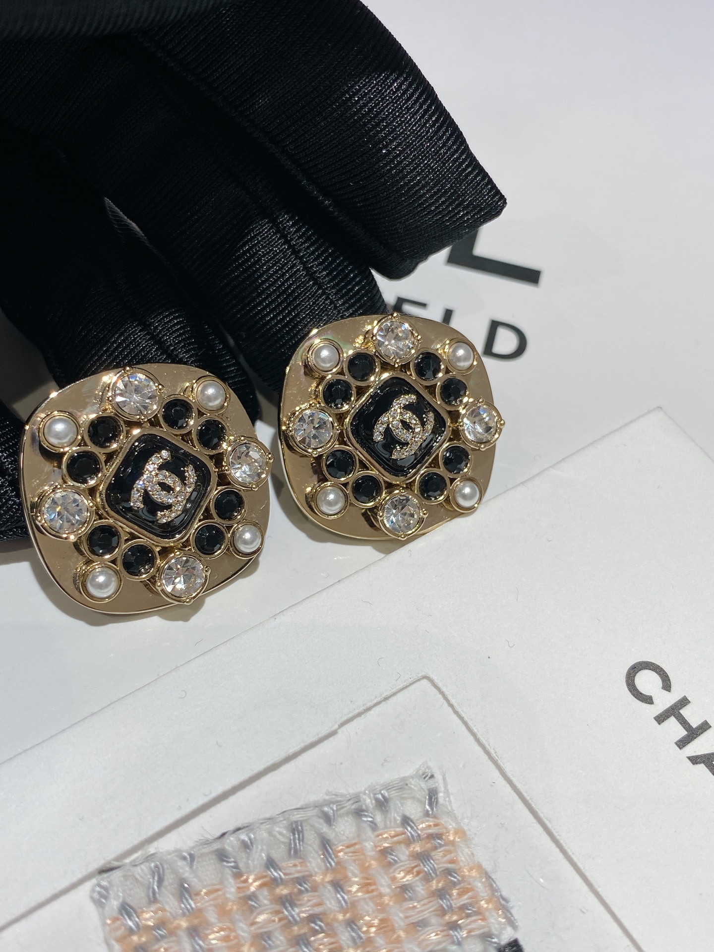 Chanel Jewelry Earring Black White