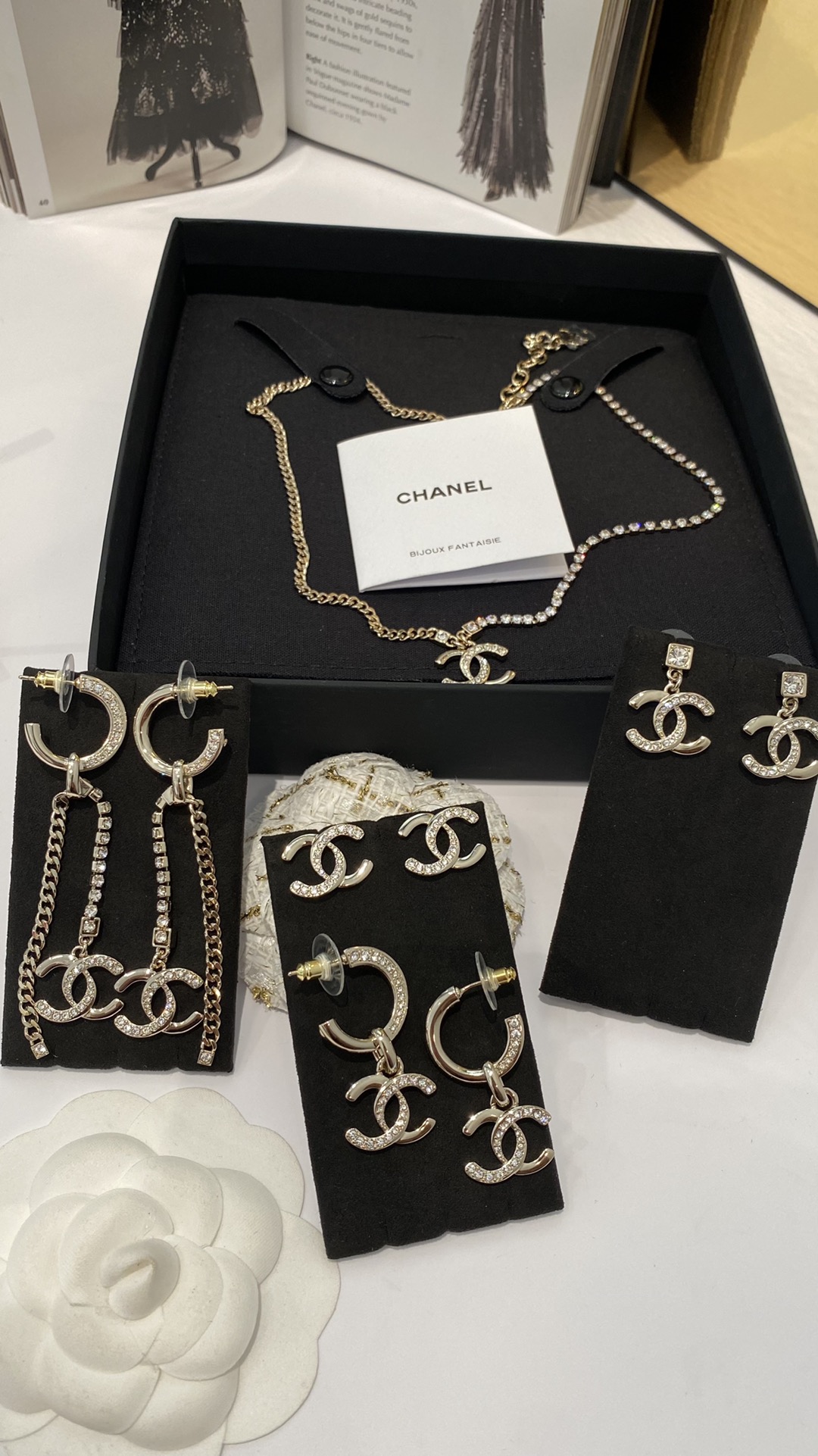 Chanel 24P 浅金色晶钻项链 9