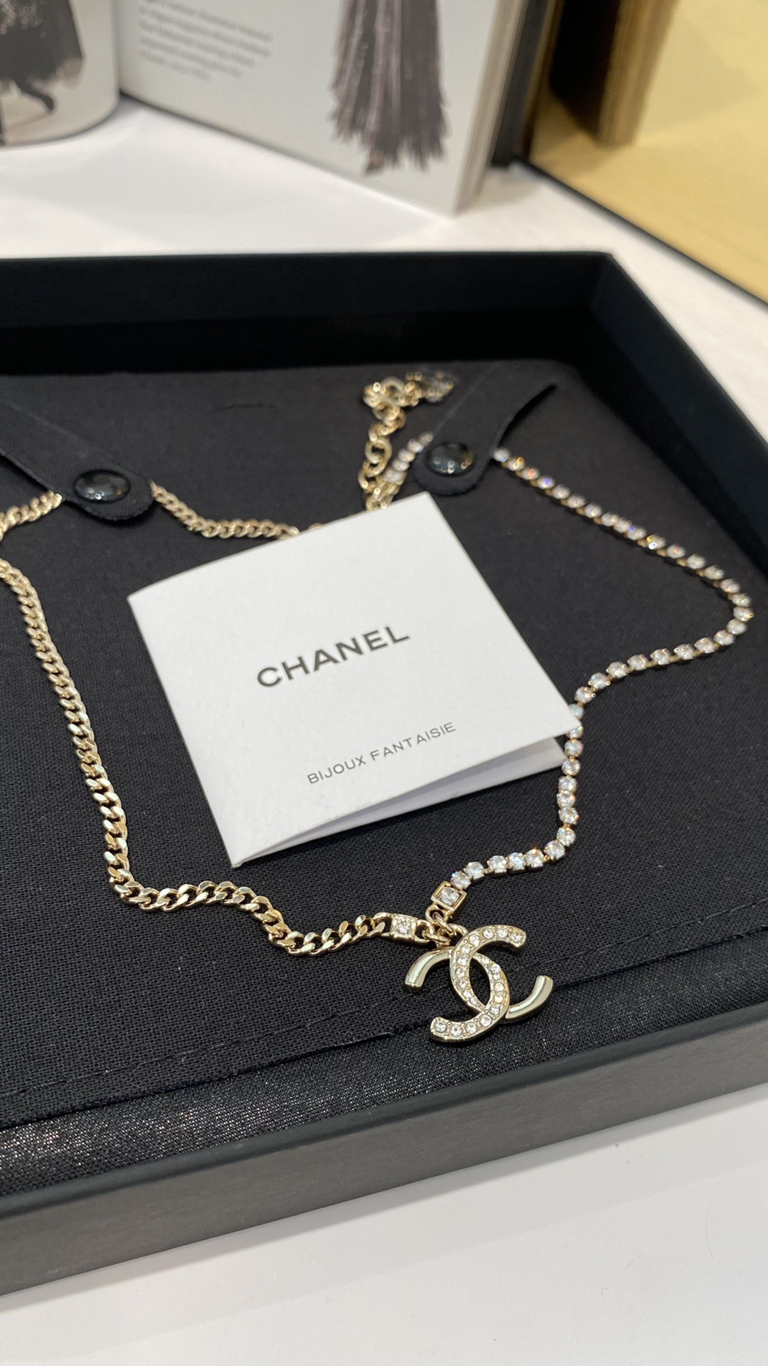 Chanel 24P 浅金色晶钻项链 2