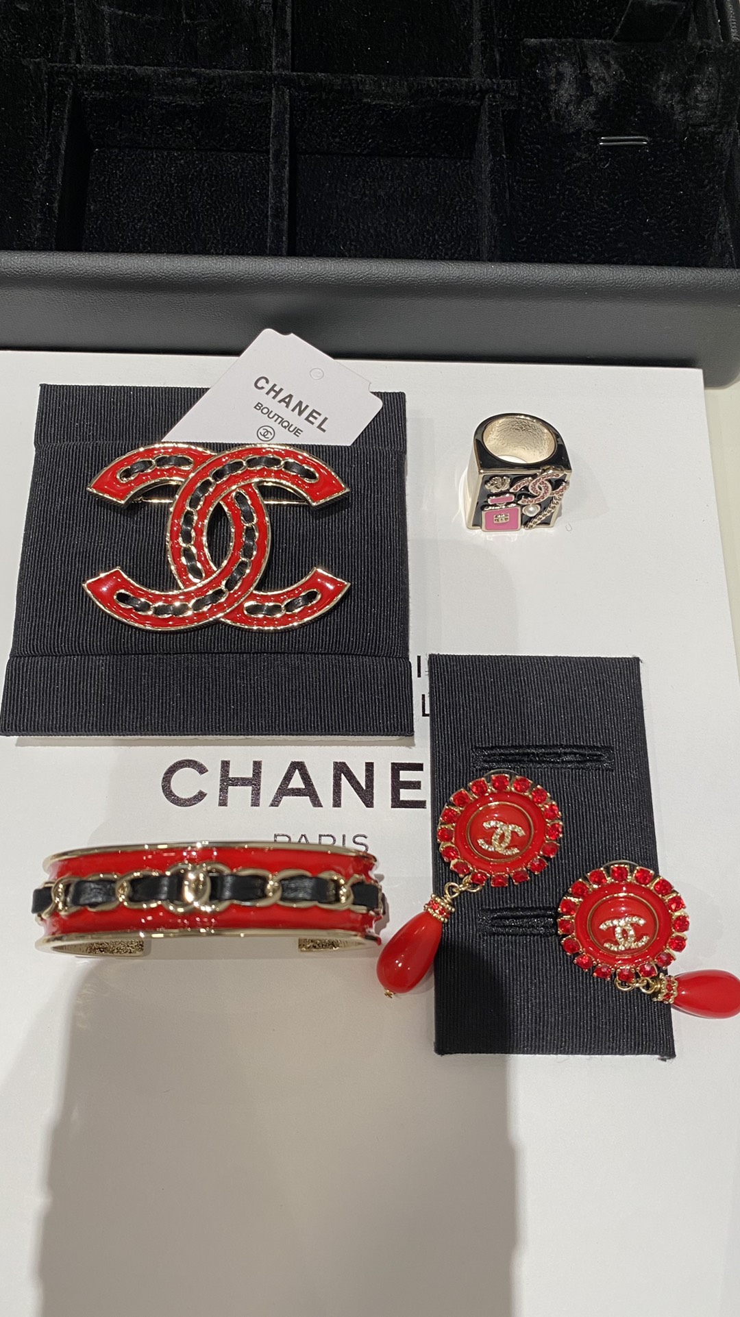 Chanel Top
 Jewelry Brooch Red Vintage