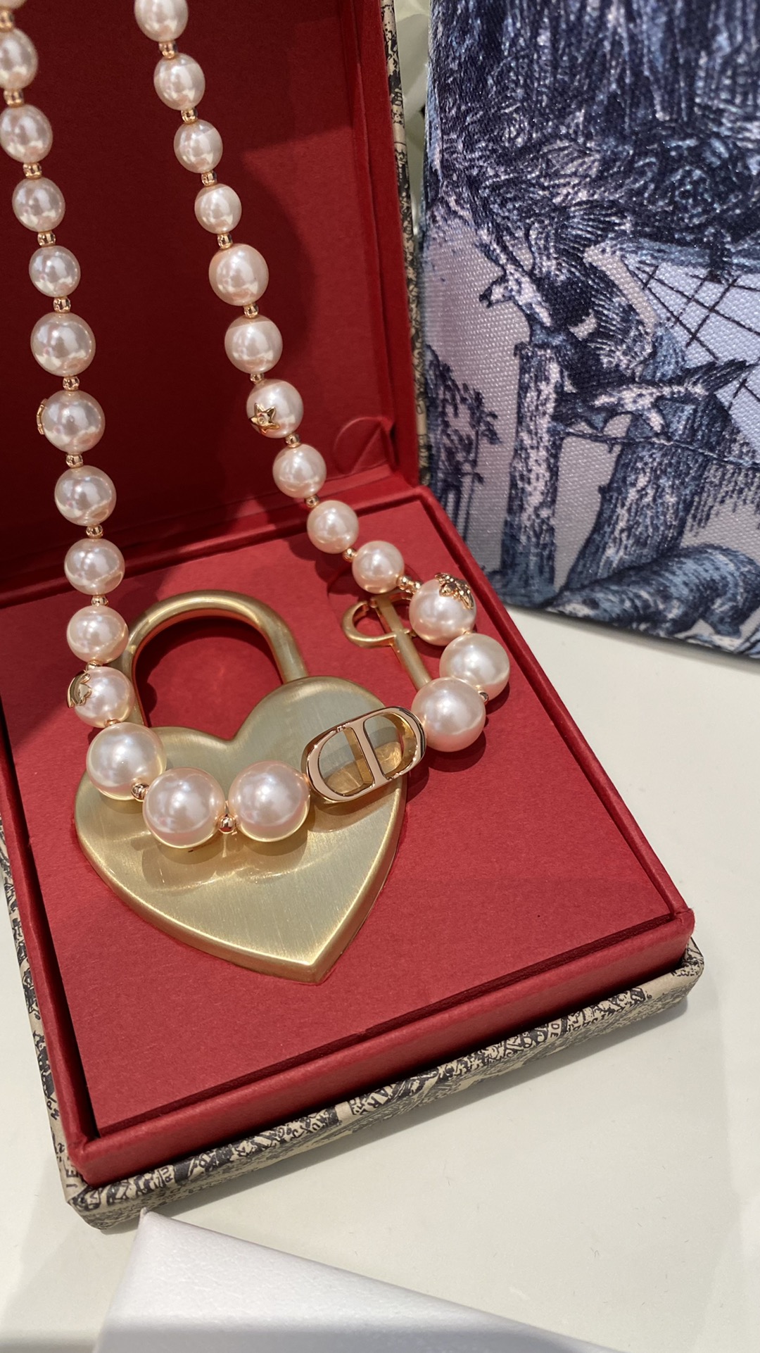 NO:102621,Dior Light Pink Pearl Rose Gold Bee Letter Star Four-Leaf Crocodile Pearl Necklace, Dior Necklace, Dior, Dior, Necklace19860909迪奥 淡粉珍珠玫瑰金蜜蜂字母星星四叶草珍珠项链,Dior项链,dior,dior,necklace,Jewelry
