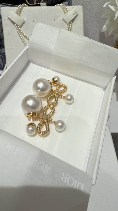 Dior Tribales 2025 Full Diamond Bow Double Pearl Gold Earrings 1 Dior Tribales 2025 Full Diamond Bow Double Pearl Gold Earrings