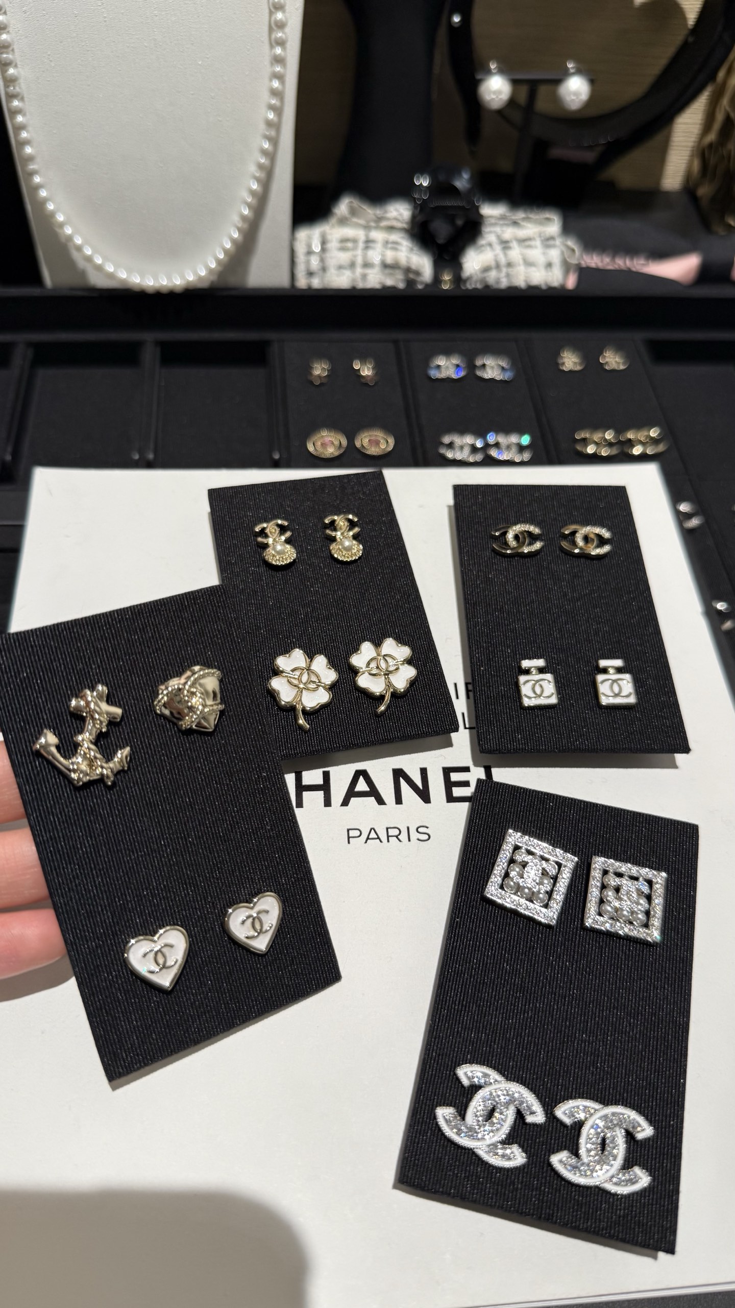 NO:632924,A collection of small earrings that are versatile for daily use. The size is not large. A small pair. Very suitable for commuting~ Enhance the sophistication and elegance of the overall outfit. Cardia high-end jewelry19860909日常百搭小耳钉 合集 尺寸不大 小小一对 非常适合通勤佩戴～ 提升整体穿搭精致度和贵气感,,卡迪亚高端饰品,Jewelry