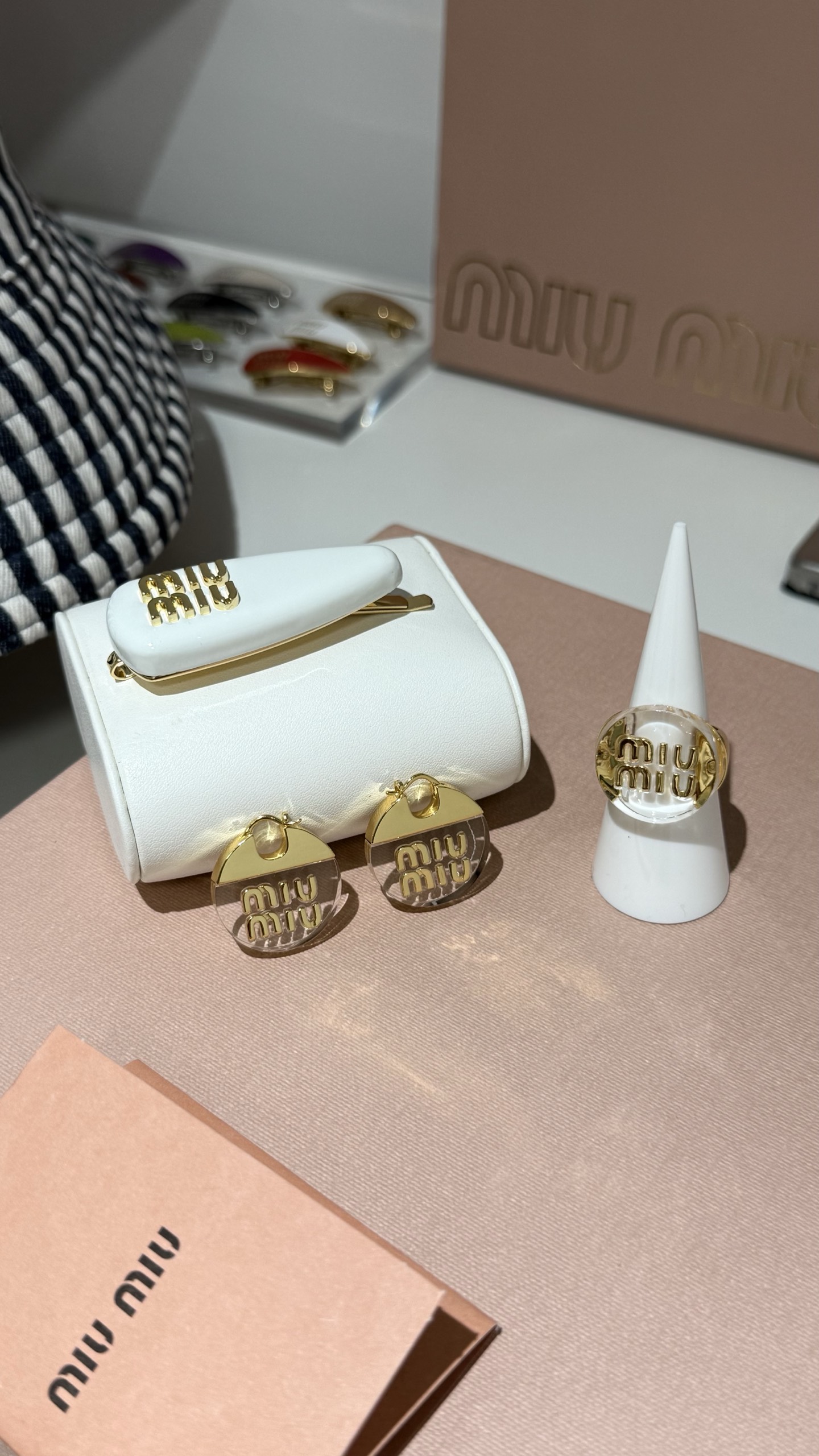 미우미우 귀걸이 135613 Miu Miu Earrings 썸네일 이미지