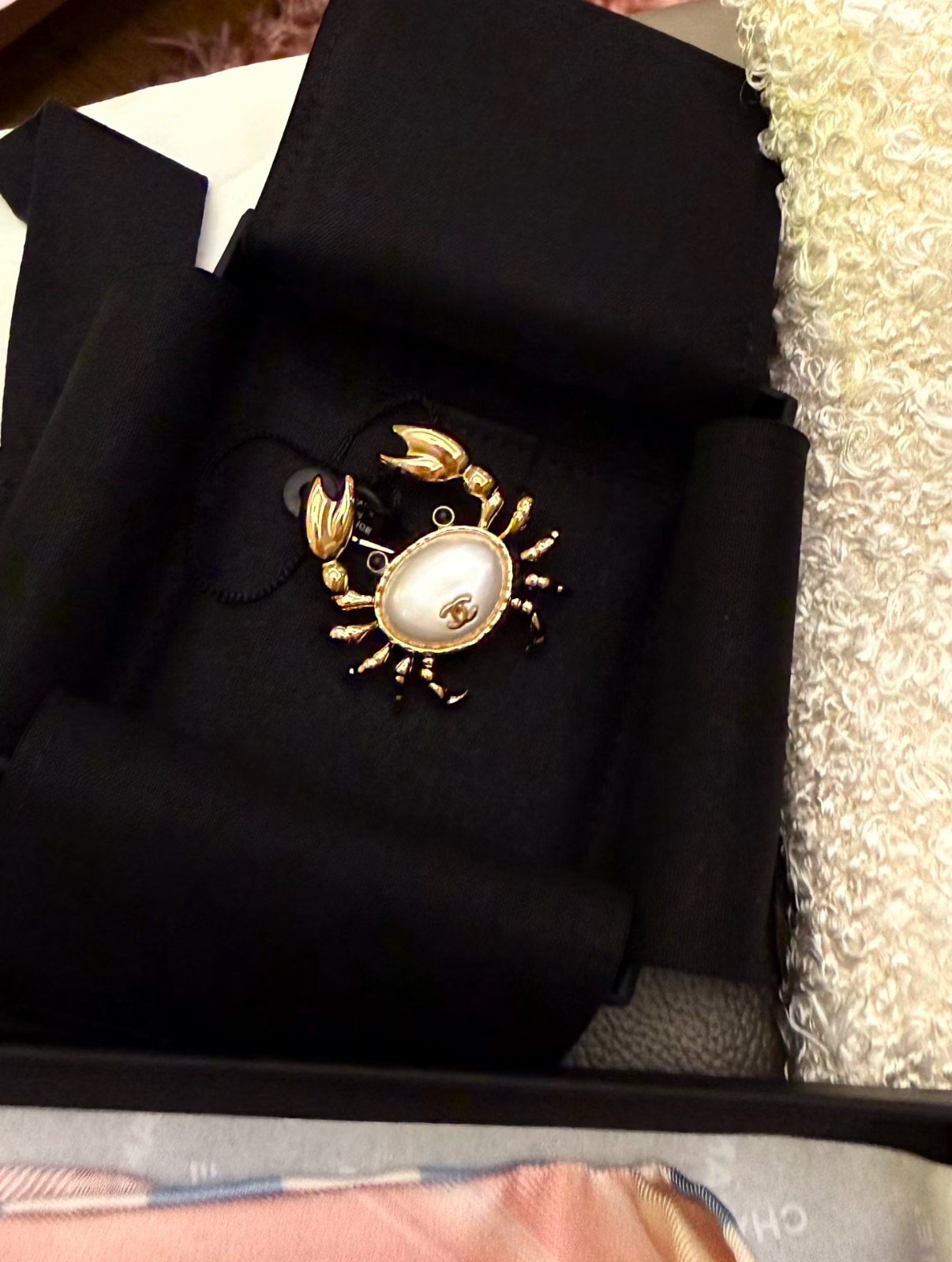 NO:881267,Chanel 26M crab brooch, earrings, necklace series can be customized, chanel, earrings, necklace, brooch, breastpin, Cardia high-end jewelry19860909Chanel 26M螃蟹胸针、耳环、项链一系列 可定,,chanel,earrings,necklace,brooch，breastpin,卡迪亚高端饰品,Jewelry