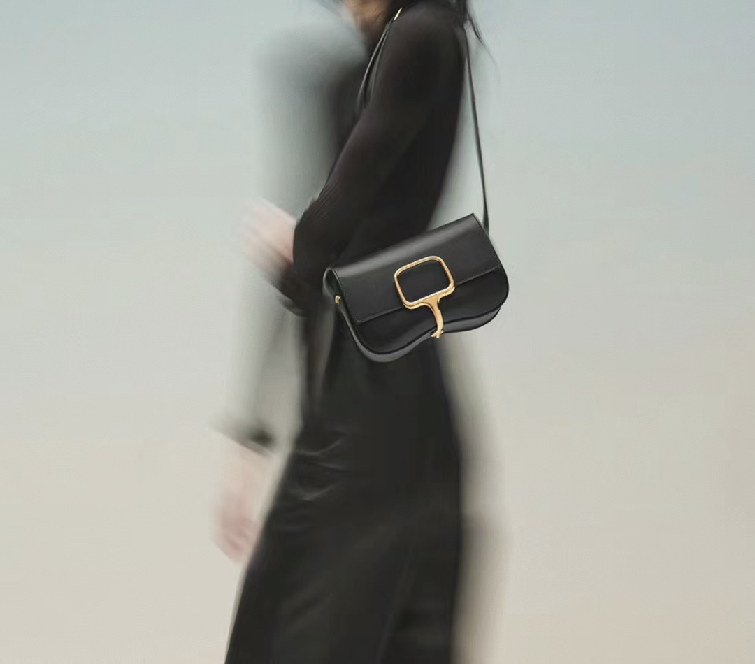 Hermès Butt bag Della Cavalleria22cm epsom black gold buckle
