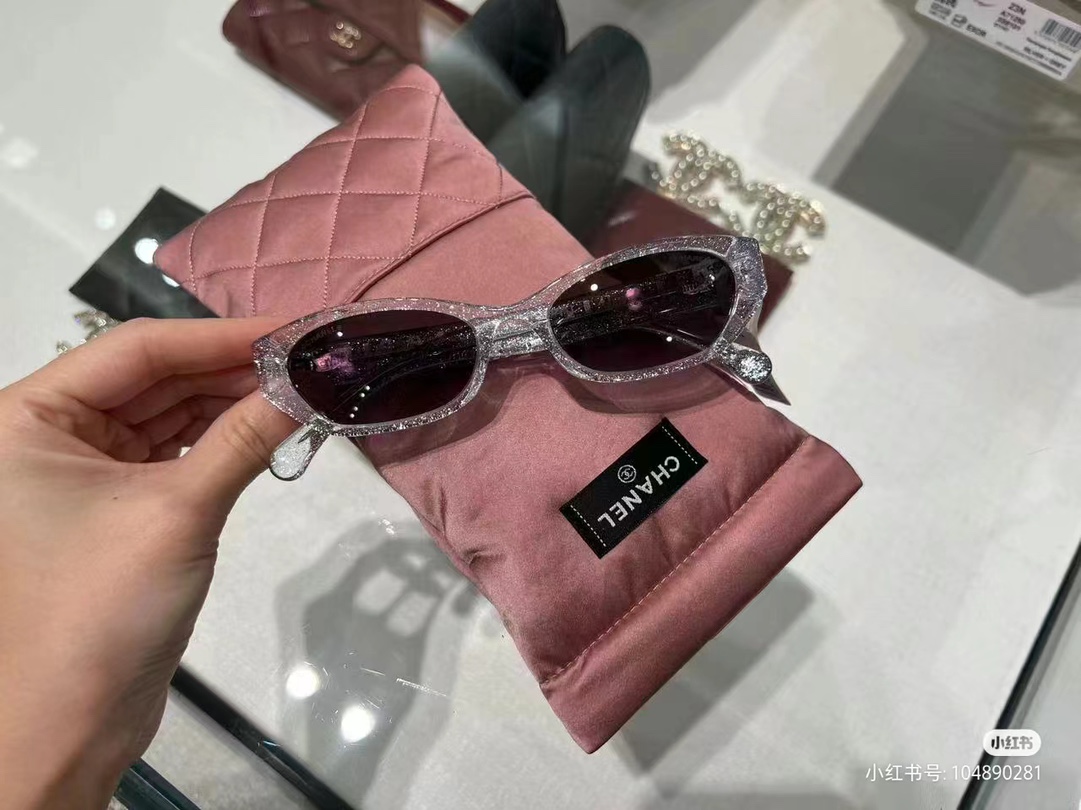  coco neige 
Chanel
Mod：9134B
Size：52口19-145

