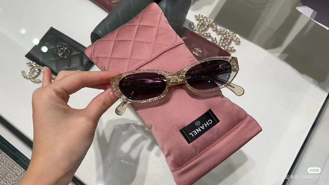  coco neige 
Chanel
Mod：9134B
Size：52口19-145

