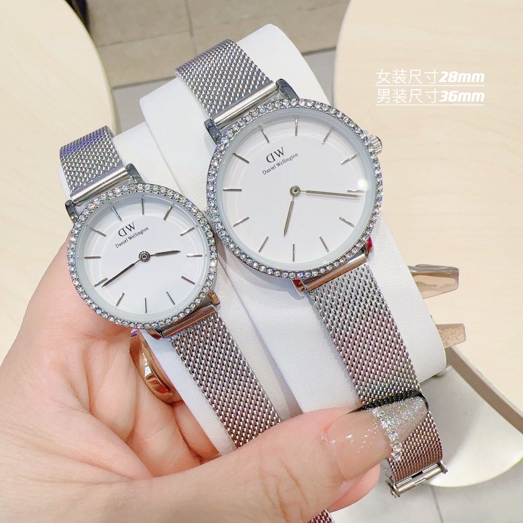Exclusive 2024 Daniel Wellington Couple Watches: Net DW Love Edition.
