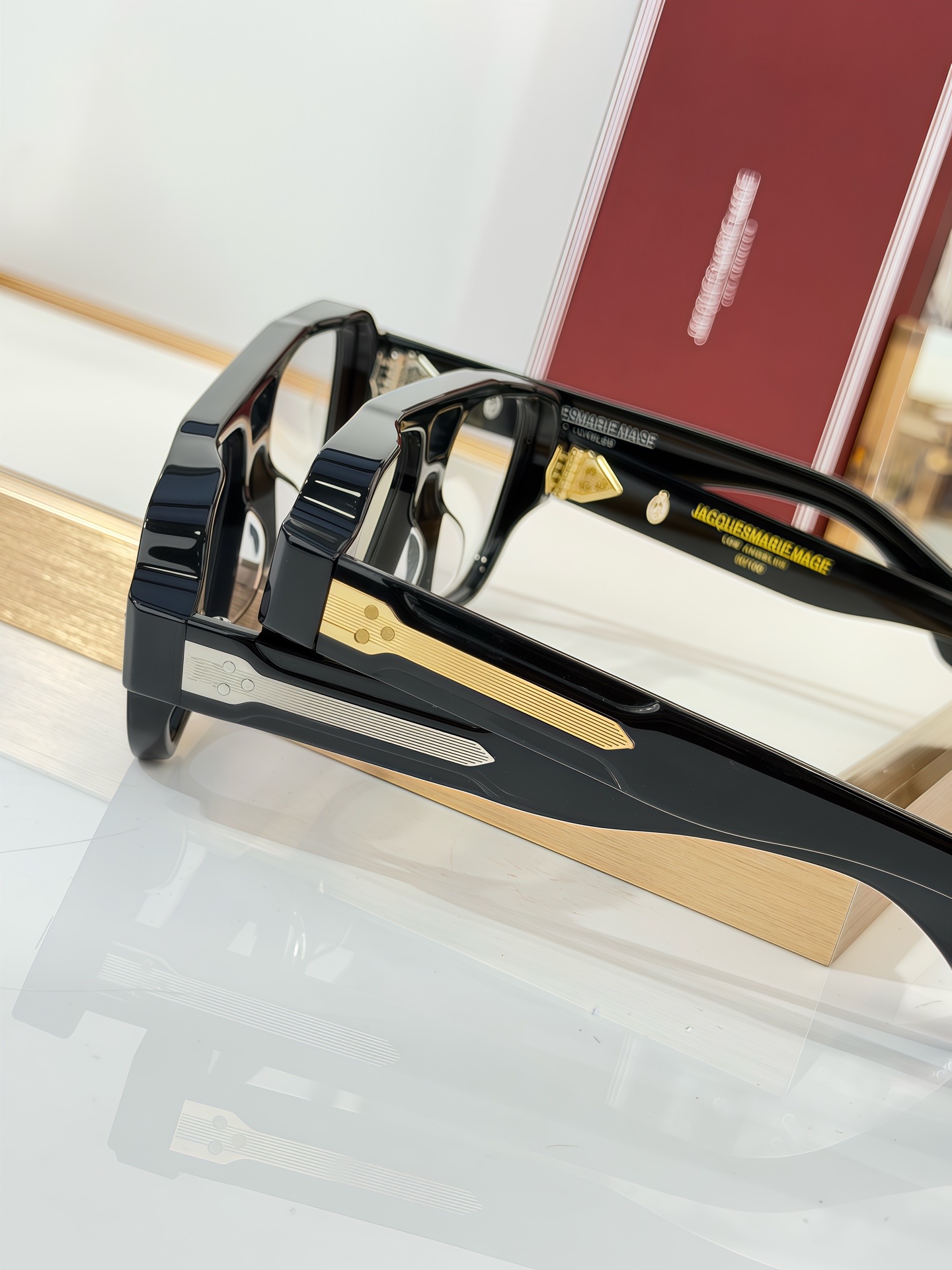Unknown Photochromic lens