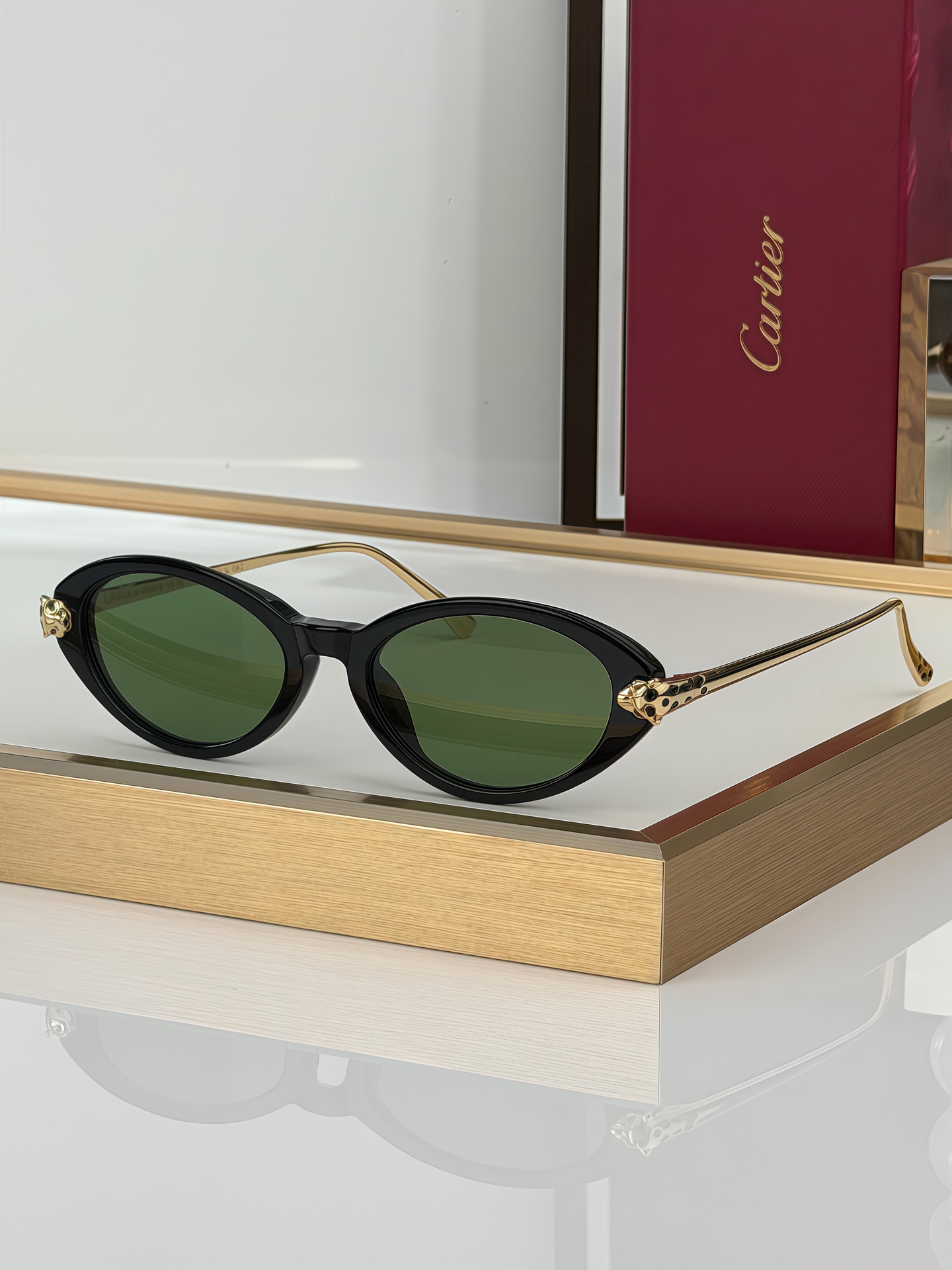 Cartier Cartier Panthère de Cartier Oval Sunglasses |mod：ct0634s 18K金电镀
