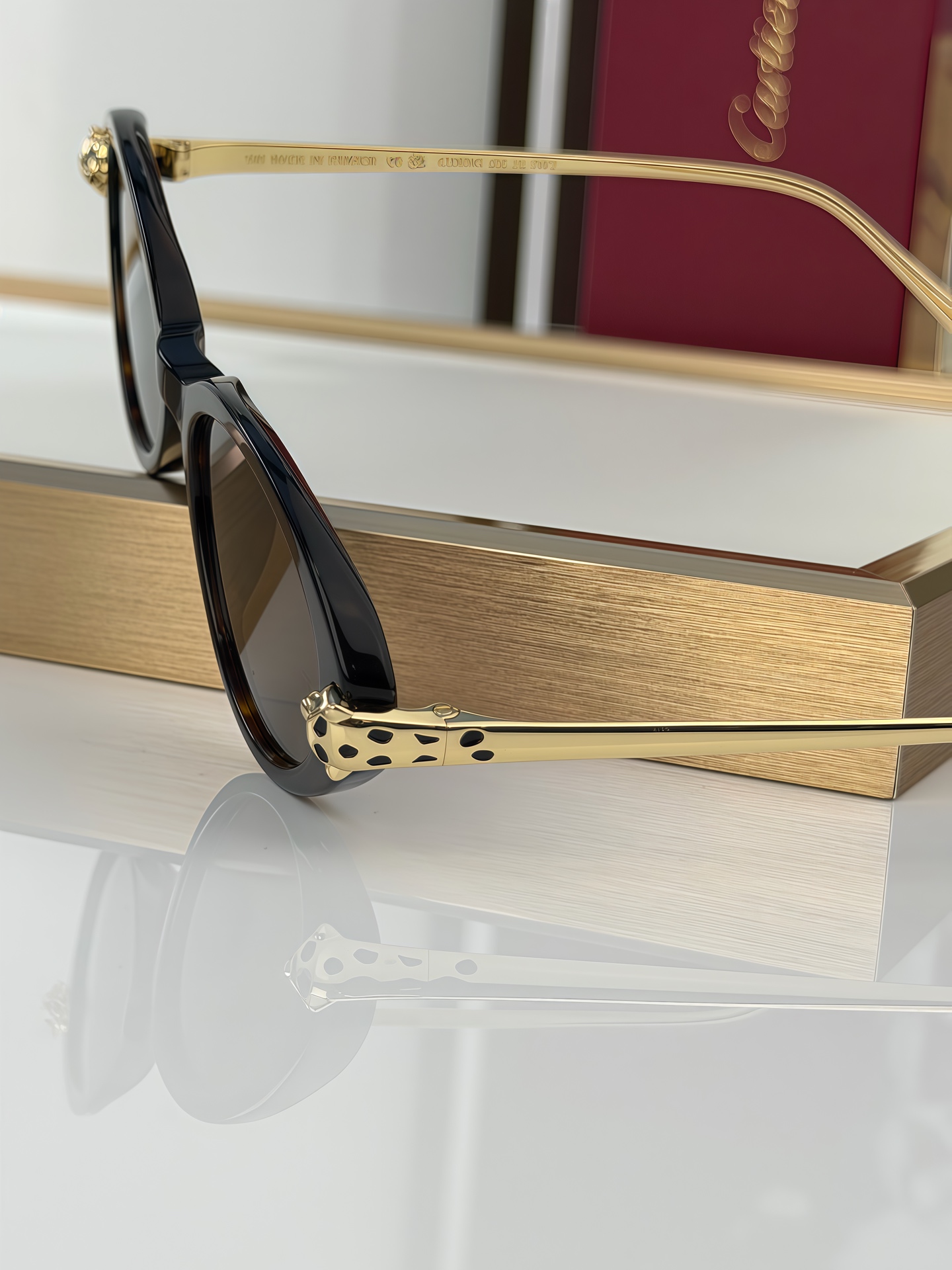 Cartier Cartier Panthère de Cartier Oval Sunglasses |mod：ct0634s 18K金电镀
