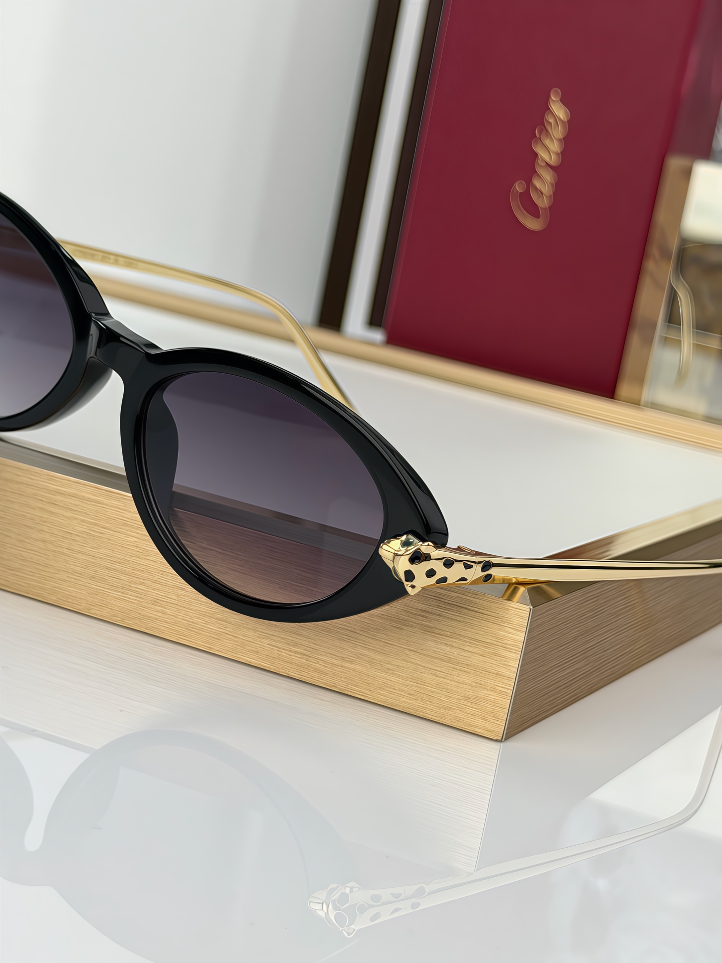 Cartier Cartier Panthère de Cartier Oval Sunglasses |mod：ct0634s 18K金电镀