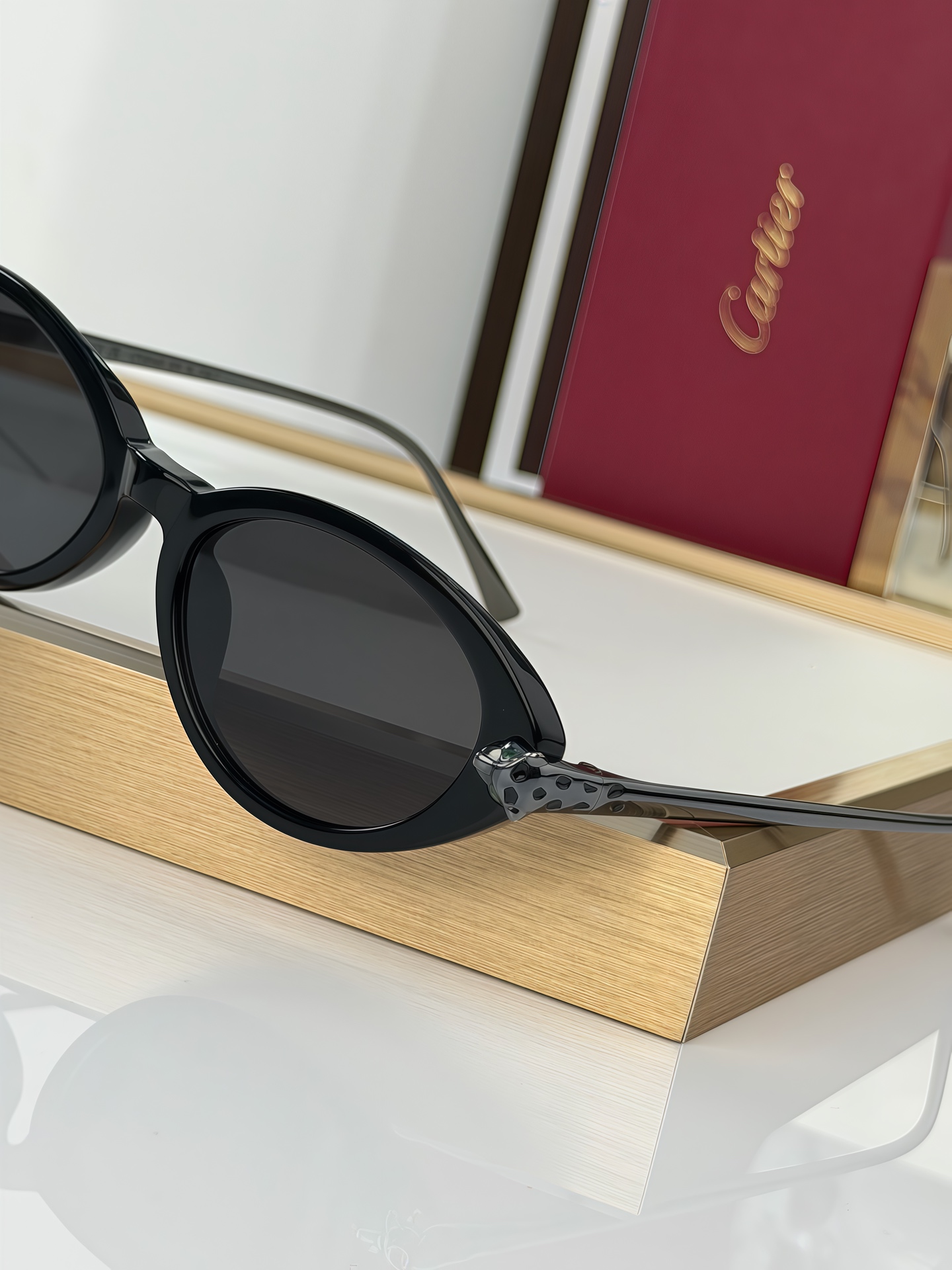 Cartier Cartier Panthère de Cartier Oval Sunglasses |mod：ct0634s 18K金电镀