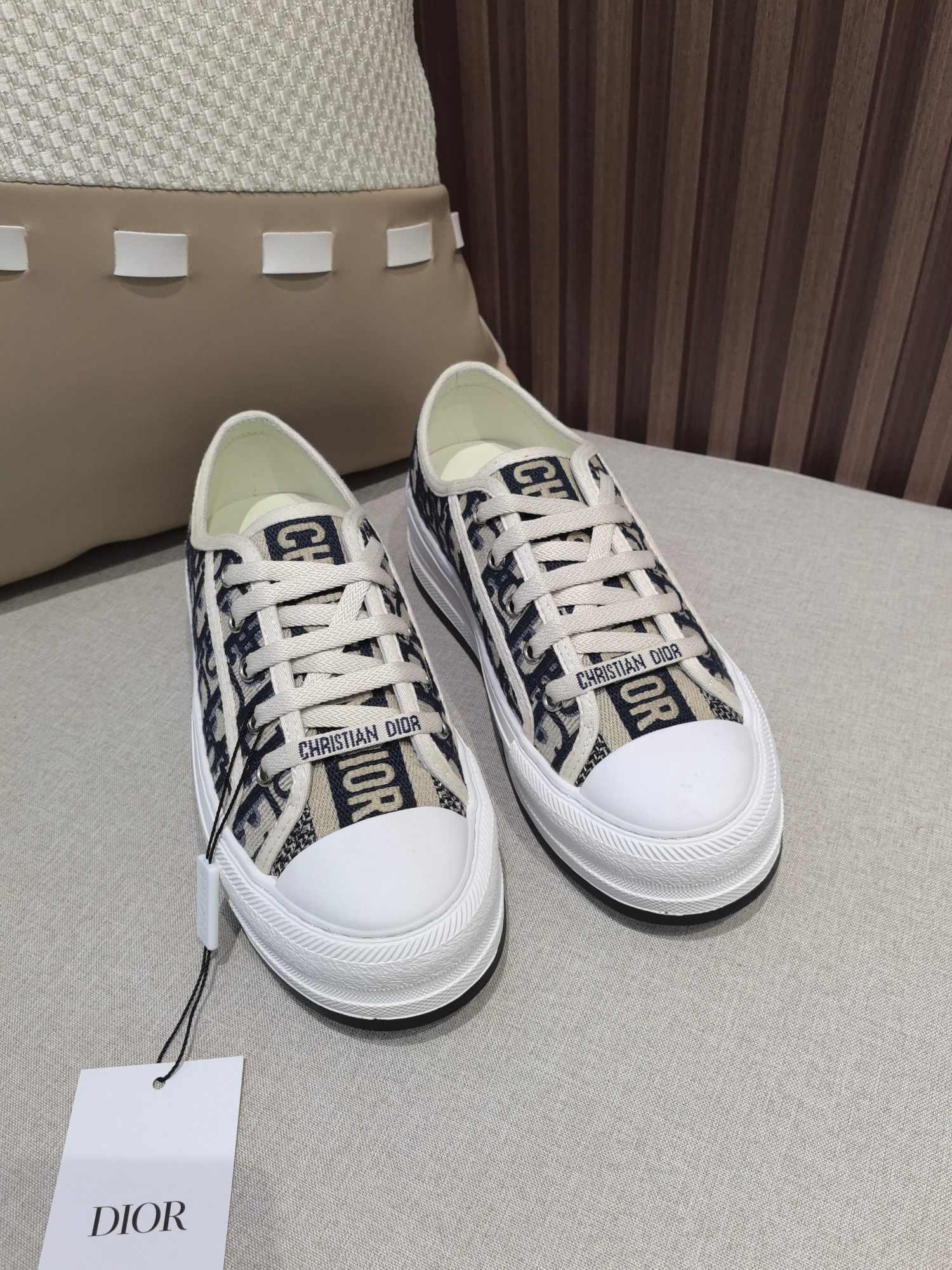 Precio de fábrica p310 @ Dior Walk'n serie bordado presbicia zapatos de lona de suela gruesa zapatos deportivos casuale…