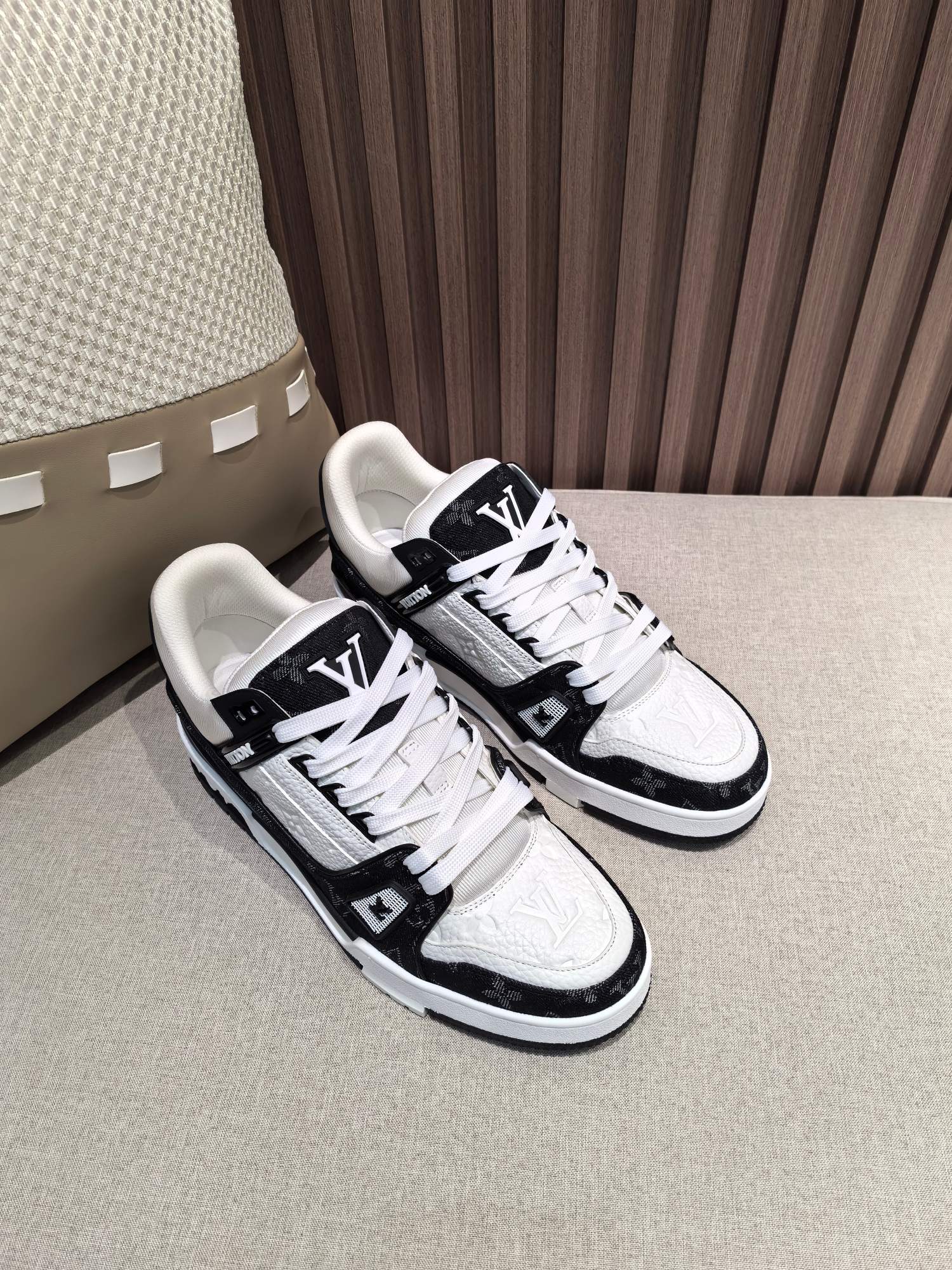 Precio de fábrica p400@, denim negro [LV]🏀Zapatillas casuales de baloncesto de serie limitada para parejas👫 ¡Entrenad…