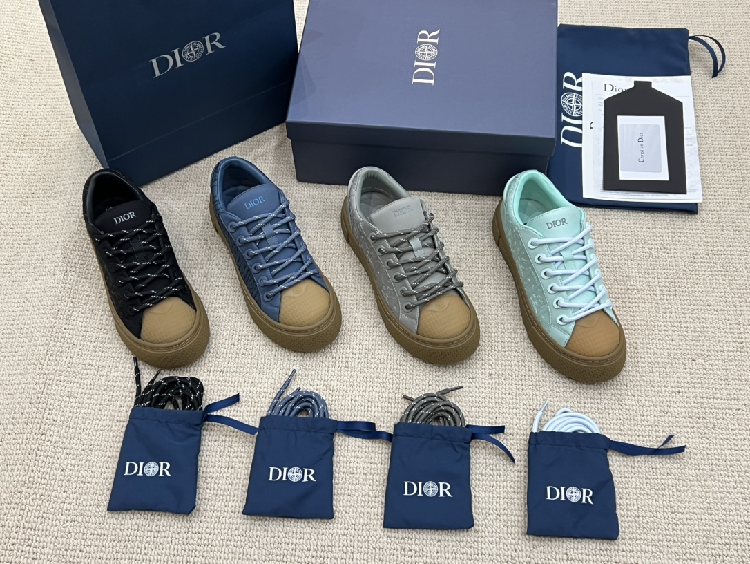 Dio 𝐱 𝐒𝐭𝐨𝐧𝐞 𝐈𝐬𝐥𝐚𝐧𝐝 𝐁𝟯𝟯 # Colección conjunta Stone Island @ 340