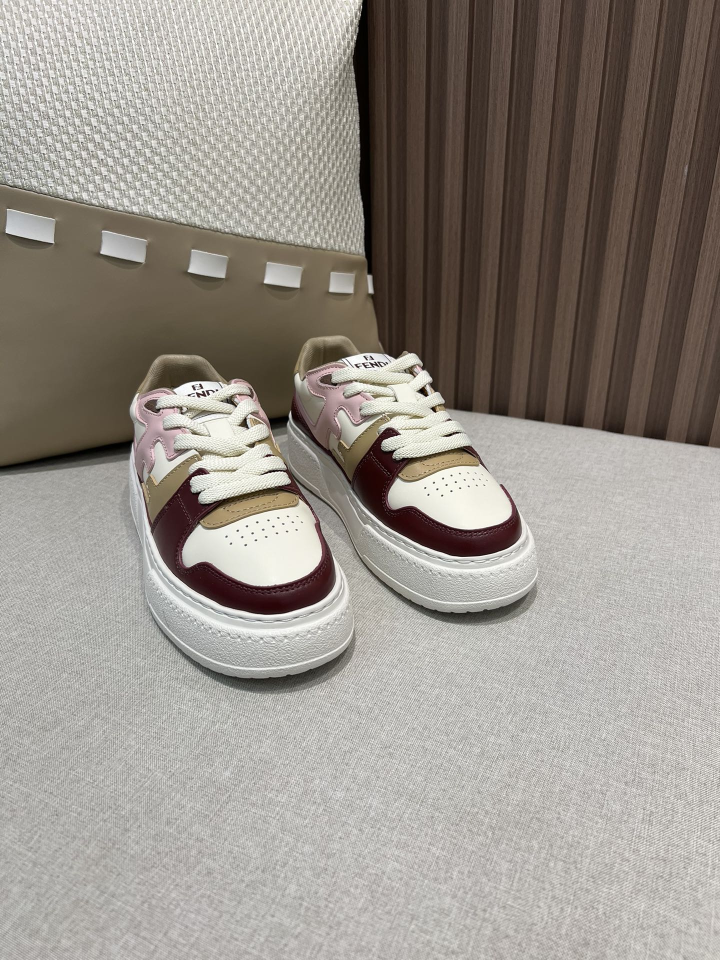 Precio de fábrica p310 @ Estilo de pareja 👩‍❤️‍👨Fendi Fendi Serie Match de suela gruesa Estilo de pareja Za…