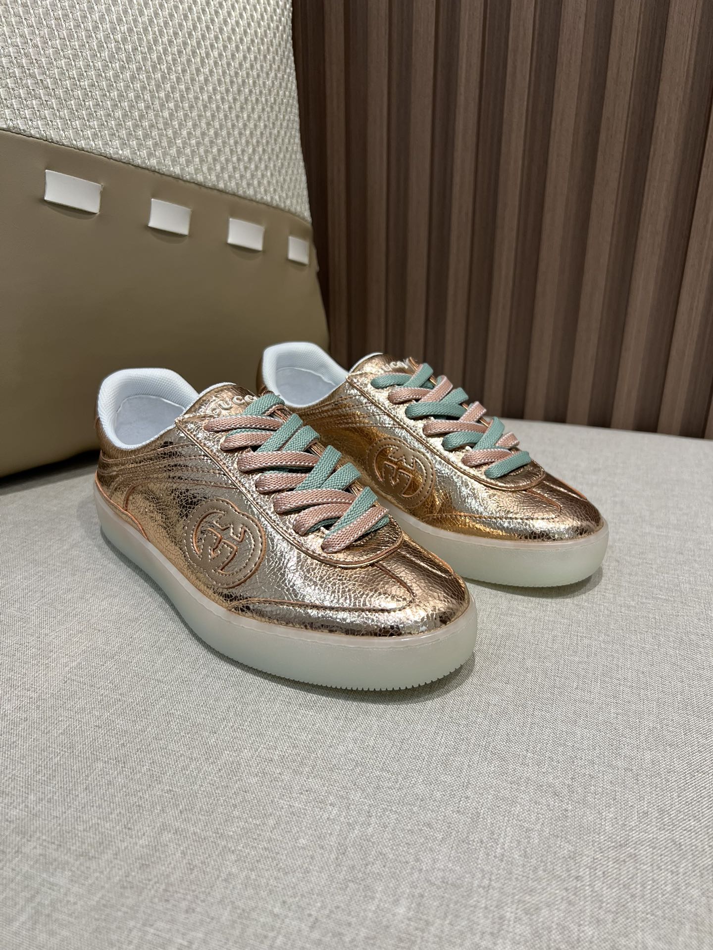 Precio de fábrica p270 @, talla de mujer 👩🏻 Zapatillas deportivas casuales con brillo metálico Gucci G75 Calzado depo…