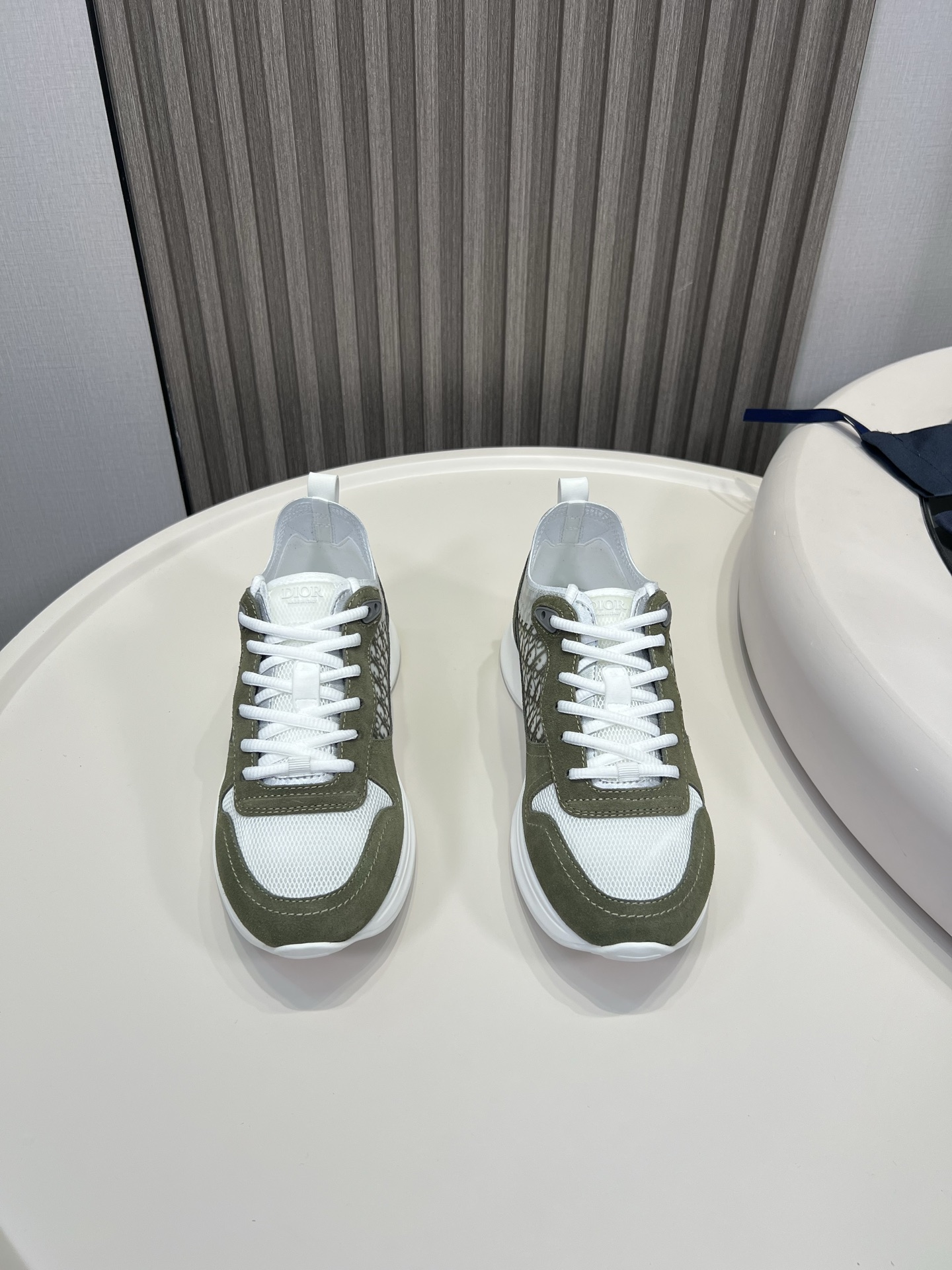 Precio de fábrica p300 @, sección de hombres 👦🏻Zapatillas deportivas para correr Dior Classic Series B25 Las zapatill…