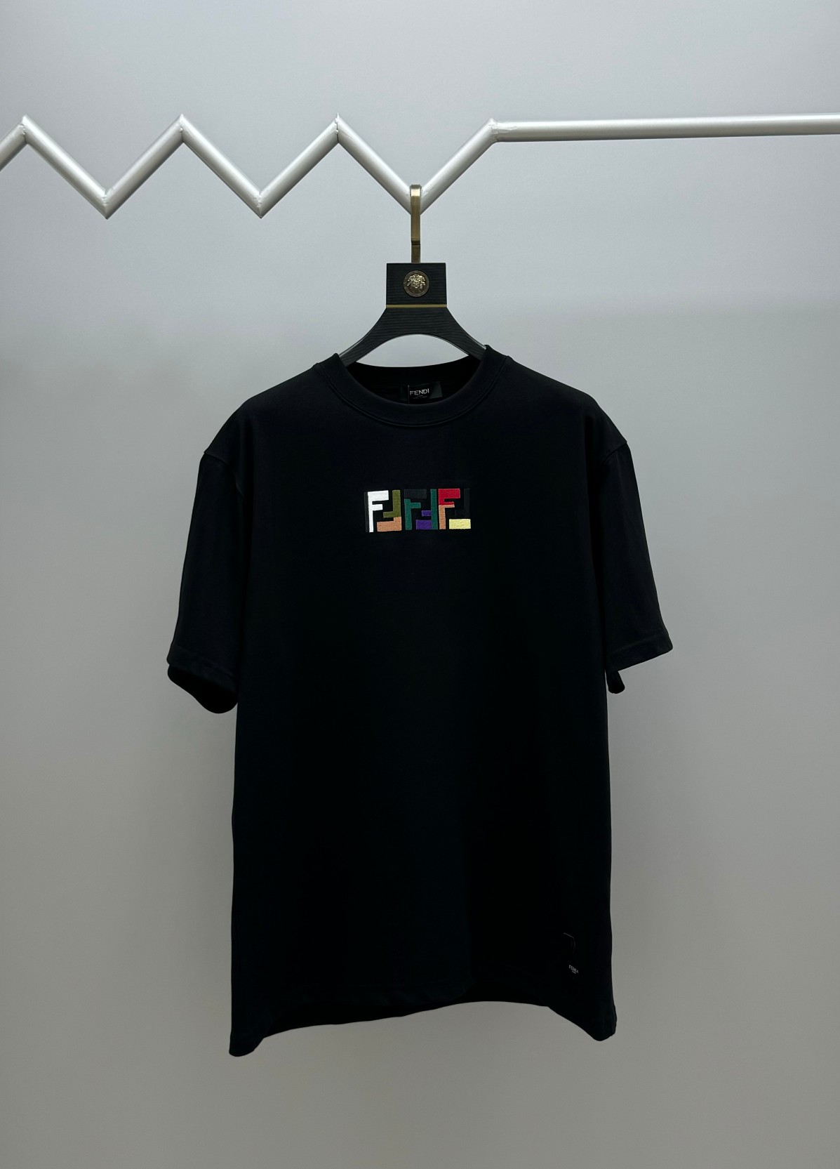 (Versión premium, diferente de la común) Disponible todo el año, venta segura. Estilo: Camiseta de manga corta Fen.di/F…
