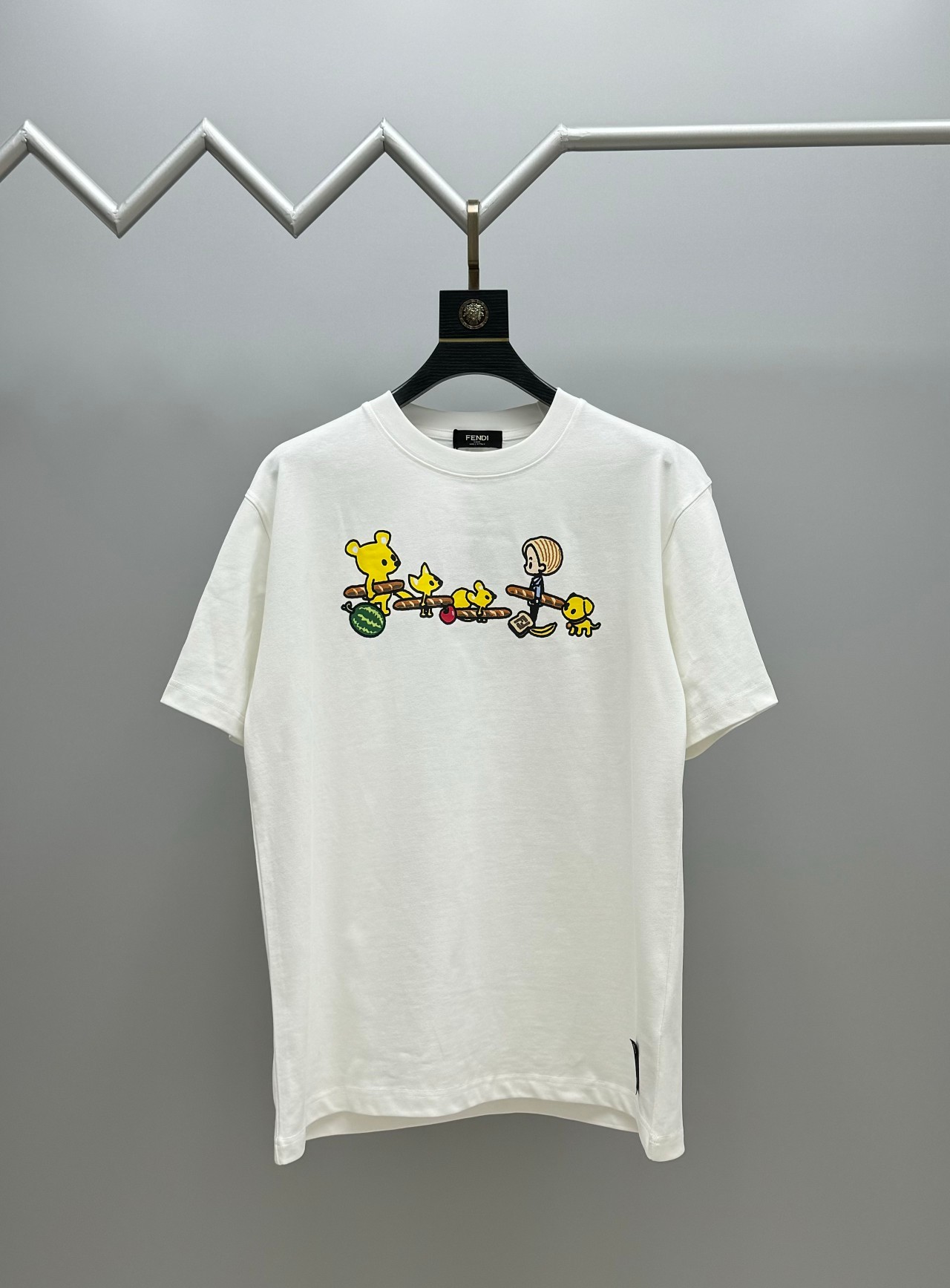 NO:161090,(Top version, different currency) Not off the shelves all year round, please feel free to sell. Style Fen.Di/FEID.i short-sleeved T-shirt Fabric 300g double yarn cotton Rib 320g heavy Solona 1*1 trendy brand Craft HD rear-printing hardware Color white Black Size XS S M L No gender distinction Men and women, T-shirt,tees, t-shirt,alexander wang19860909（顶级版本 区别通货） 全年不下架,放心出售 款式芬.迪/FEID.i短袖T恤 面料300克重双纱棉 罗纹320克重索络纳1*1潮牌 工艺高清印后副五金 颜色白色 黑色 尺码XS S M L 无性别区分 男女同款,,T-shirt,tees，t-shirt,alexander wang,Men's clothing