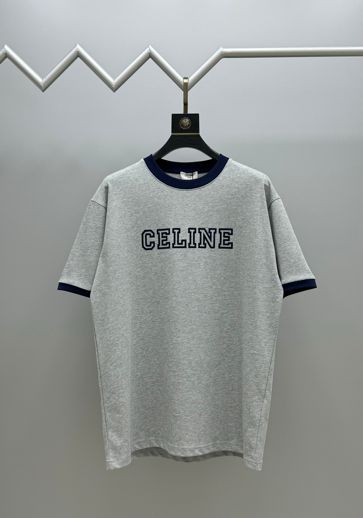 NO:161088,(Top version, different currency) Not off the shelves all year round, please feel free to sell. Style Celine/CELI.NE short-sleeved T-shirt Fabric 300g double yarn cotton Rib 320g heavy Solona 1*1 trendy brand Craft flocking HD Color flower gray Size XS S M L No gender distinction Men and women, Celine, celine, T-shirt, tees, t-shirt, alexander wang19860909（顶级版本 区别通货） 全年不下架,放心出售 款式赛琳/CELI.NE短袖T恤 面料300克重双纱棉 罗纹320克重索络纳1*1潮牌 工艺植绒高清 颜色花灰色 尺码XS S M L 无性别区分 男女同款,,celine,celine,T-shirt,tees，t-shirt,alexander wang,Men's clothing