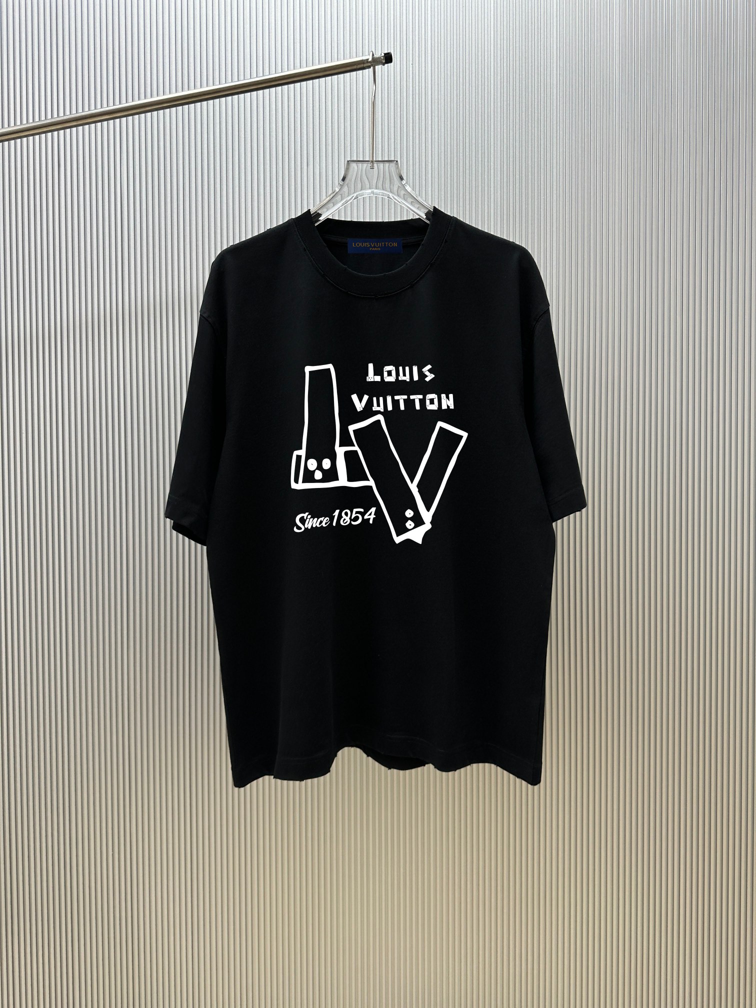 P75 (control de calidad estricto) Estilo: Camiseta de manga corta Louis L.v. Tejido: 300g de doble hilo 100% algodón. R…