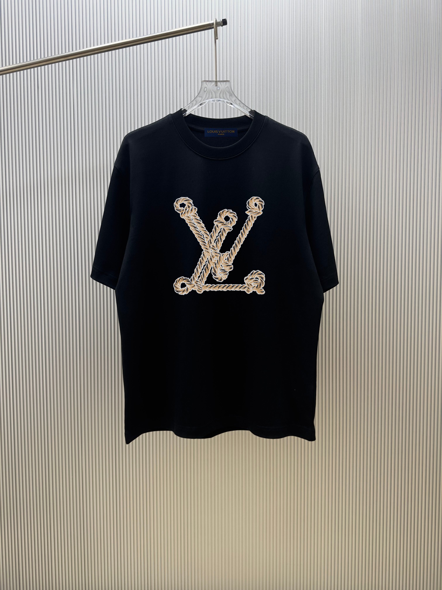 (control de calidad estricto) Estilo: Camiseta de manga corta Louis L.v. Tejido: 300g de algodón 100% de doble hilo. Ri…