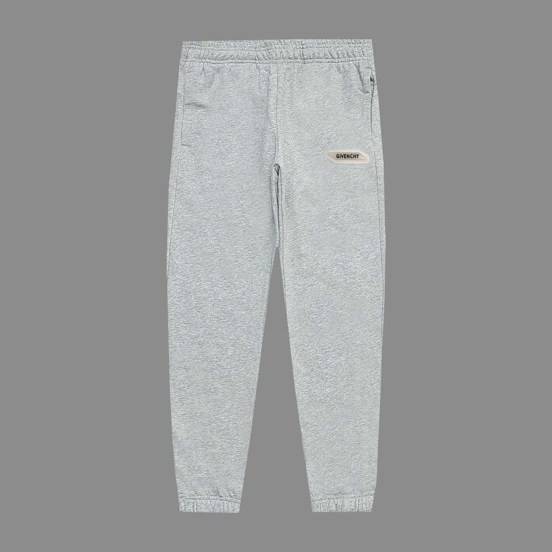 La sudadera de felpa elástica y los pantalones de algodón de otoño 2024 de Givenchy son una versión de alta gama de la …