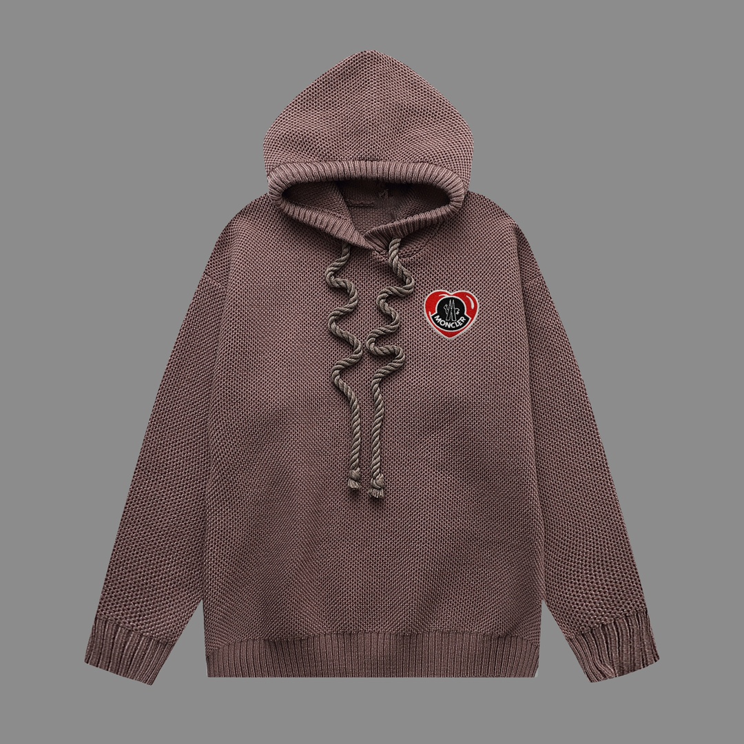 , Moncler acolchado con capucha de lana, toda la prenda está confeccionada con un estilo elegante y refinado por los di…