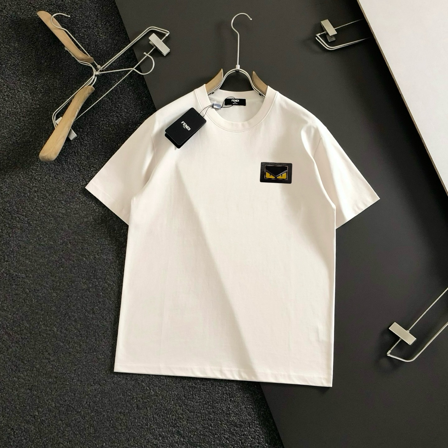 Fendi Camiseta de Manga Corta con Logo Clásico para Hombre - Nueva Temporada 6 i1748440507465 6423 0 4