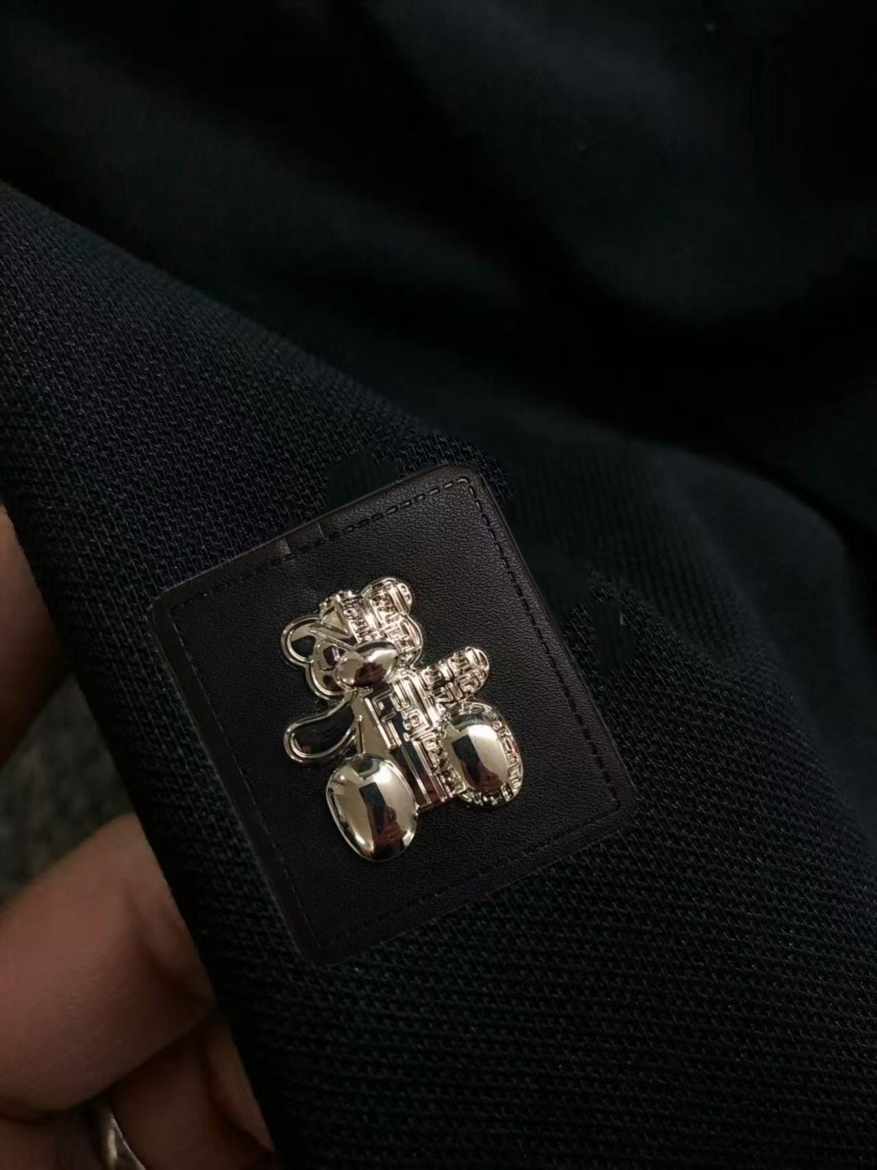 Polo Burberry de Manga Corta con Diseño de Oso y Cuello a Rayas 6 i1750848809236 3573 0 4