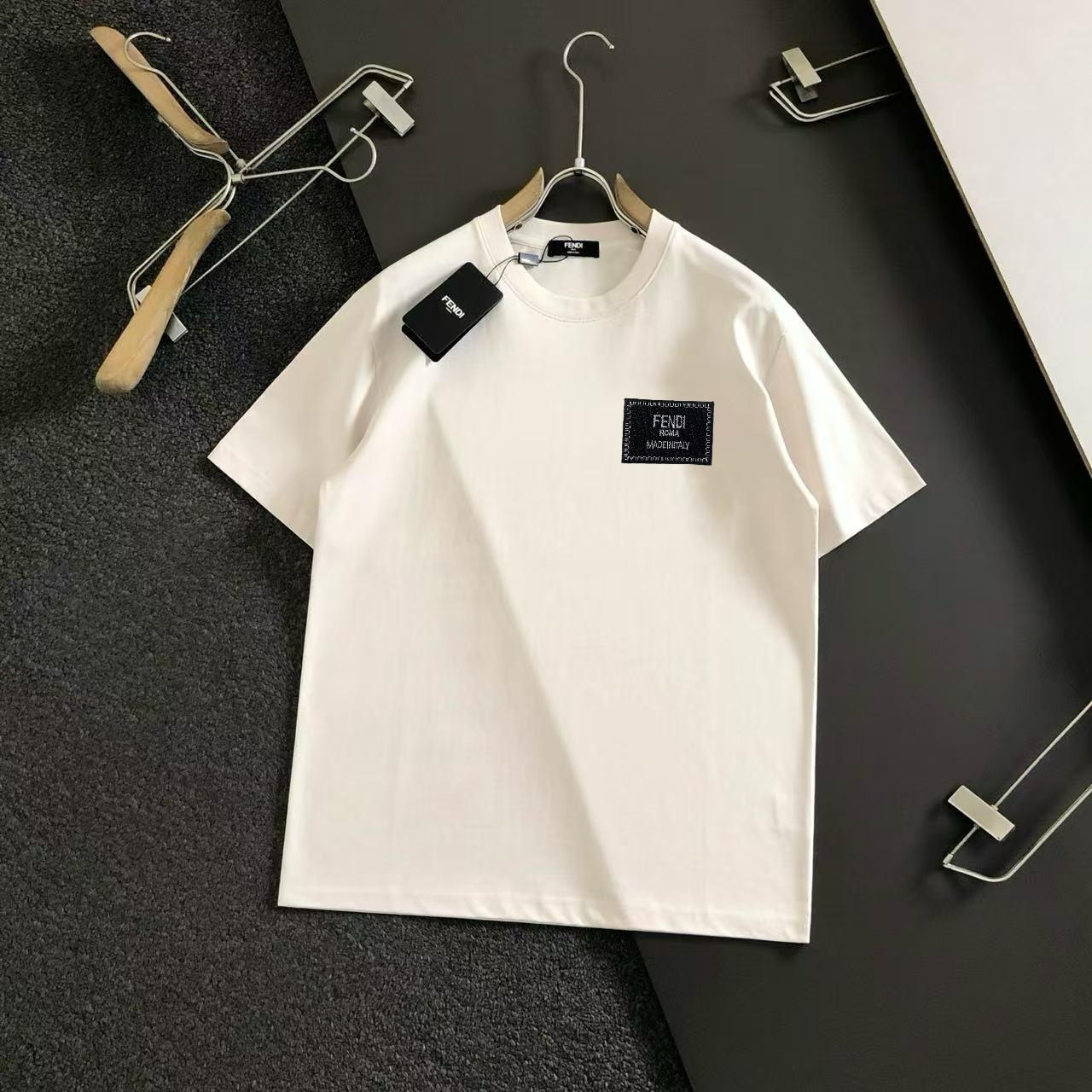 Fendi Camiseta de Manga Corta con Logo Clásico para Hombre 6 i1750908798033 9874 0 4