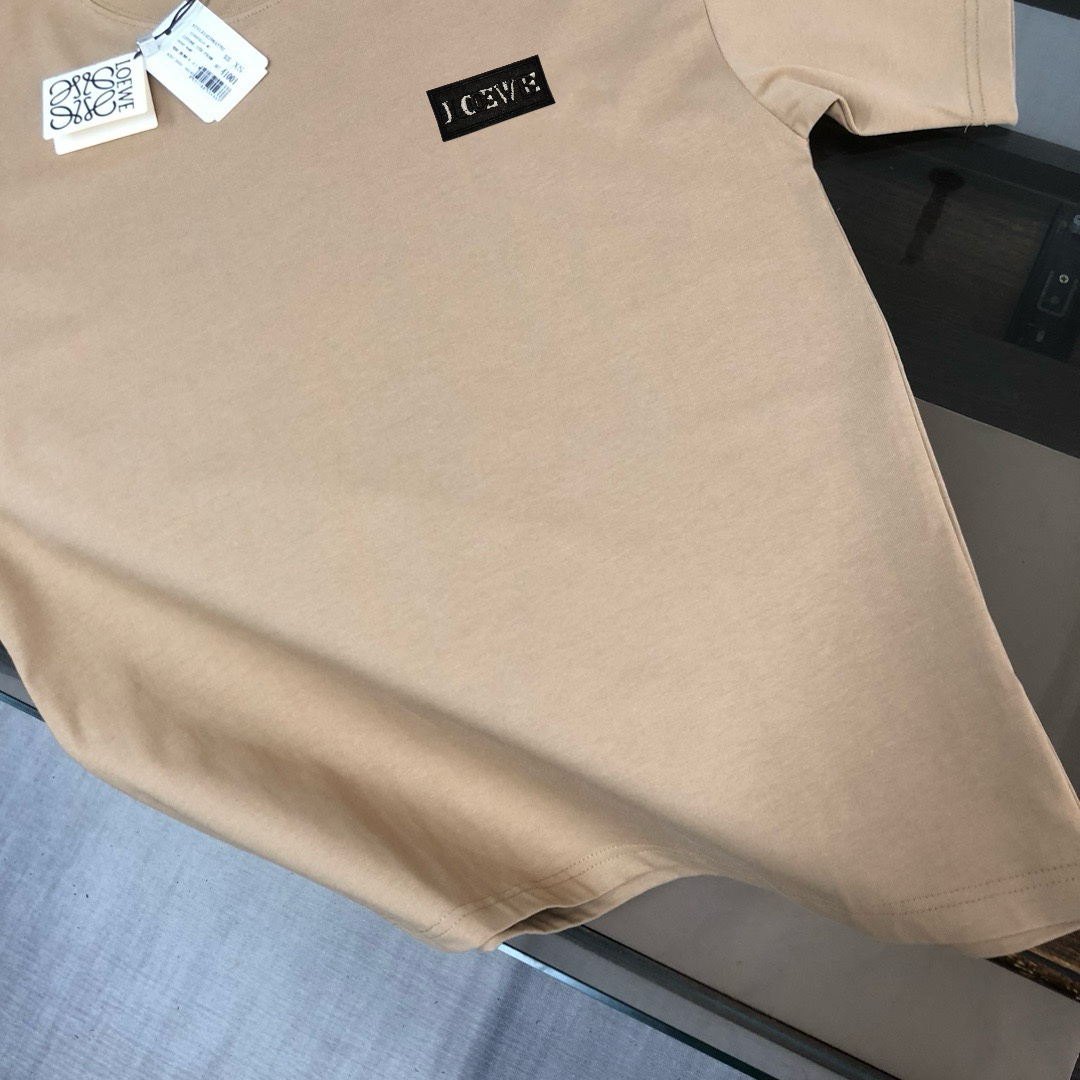 Loewe Camiseta de Manga Corta con Logo Bordado para Hombre y Mujer 4 i1752500760395 7802 0 2