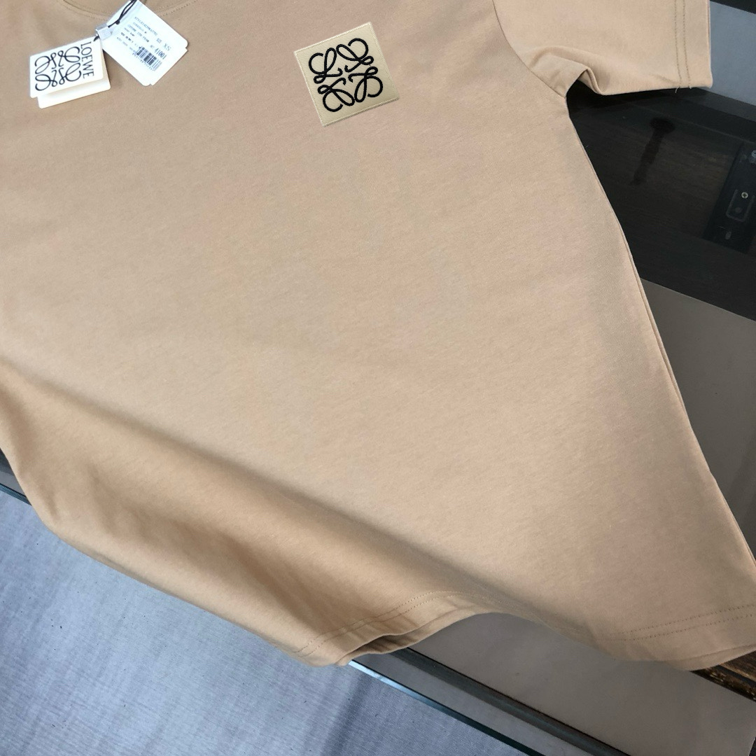Loewe Camiseta de Manga Corta con Logo Bordado para Hombre y Mujer 4 i1752500903628 5560 0 2