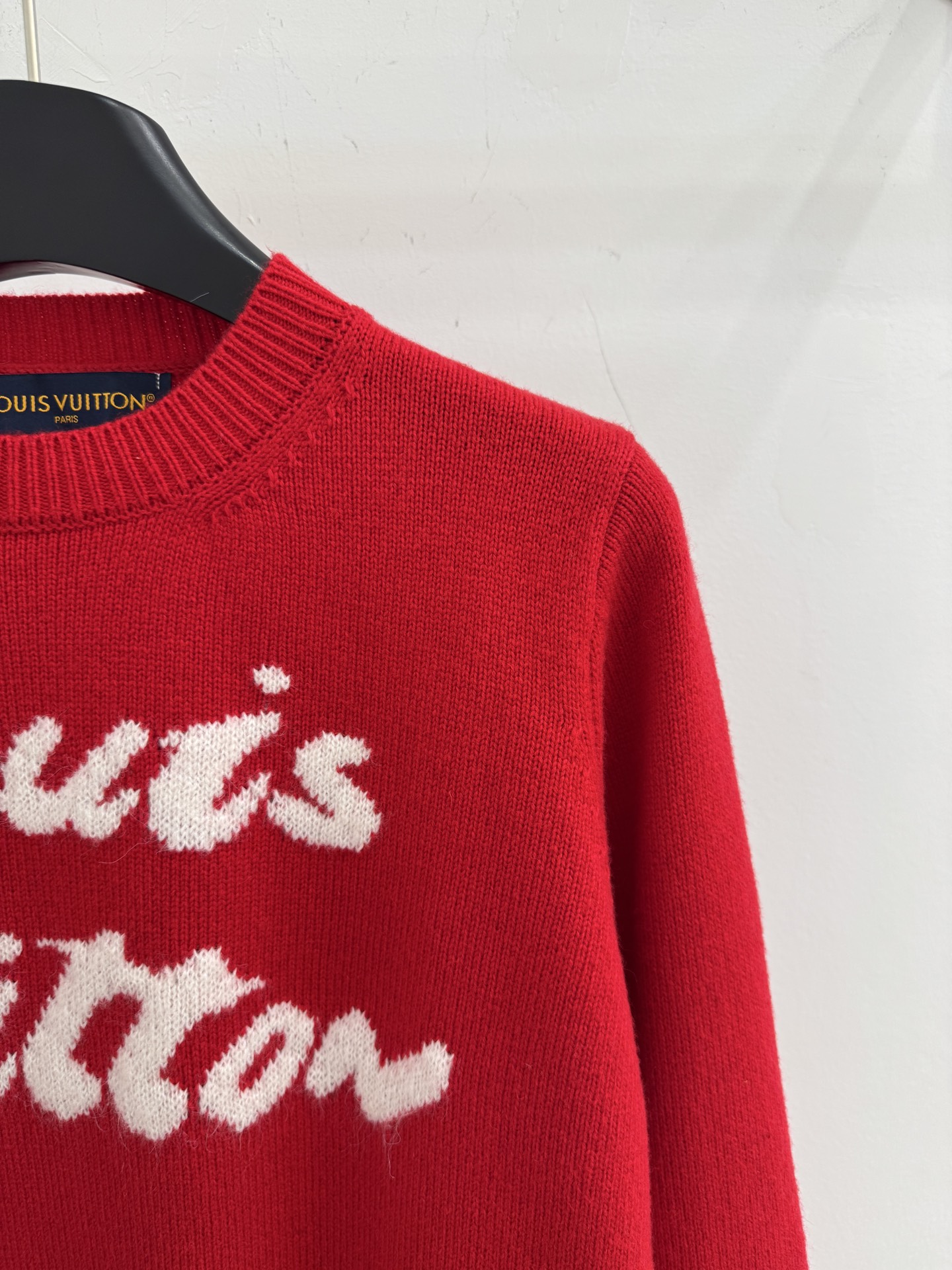 Louis Vuitton 新年红字母刺绣圆领针织毛衣‌