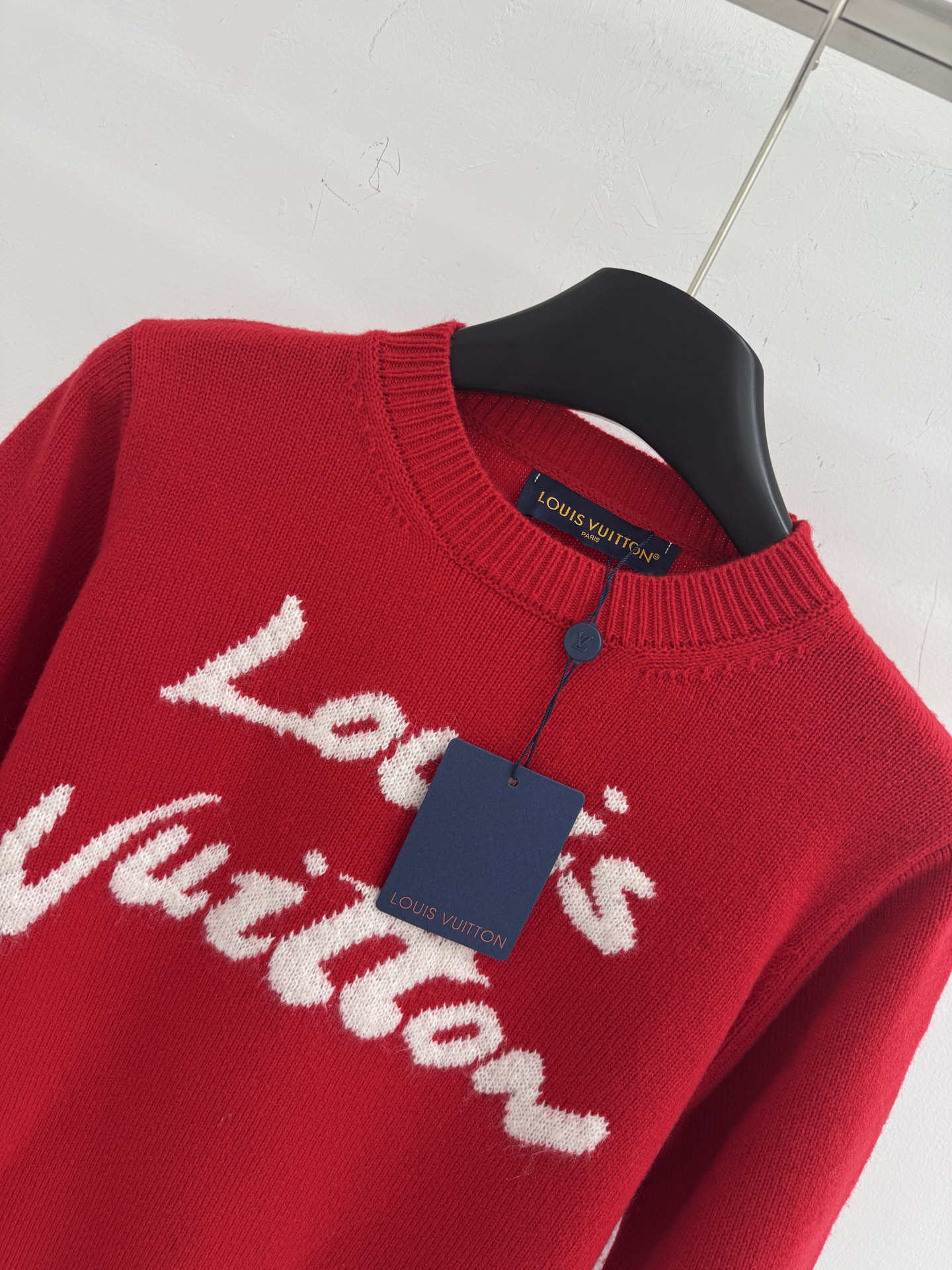 Louis Vuitton 新年红字母刺绣圆领针织毛衣‌