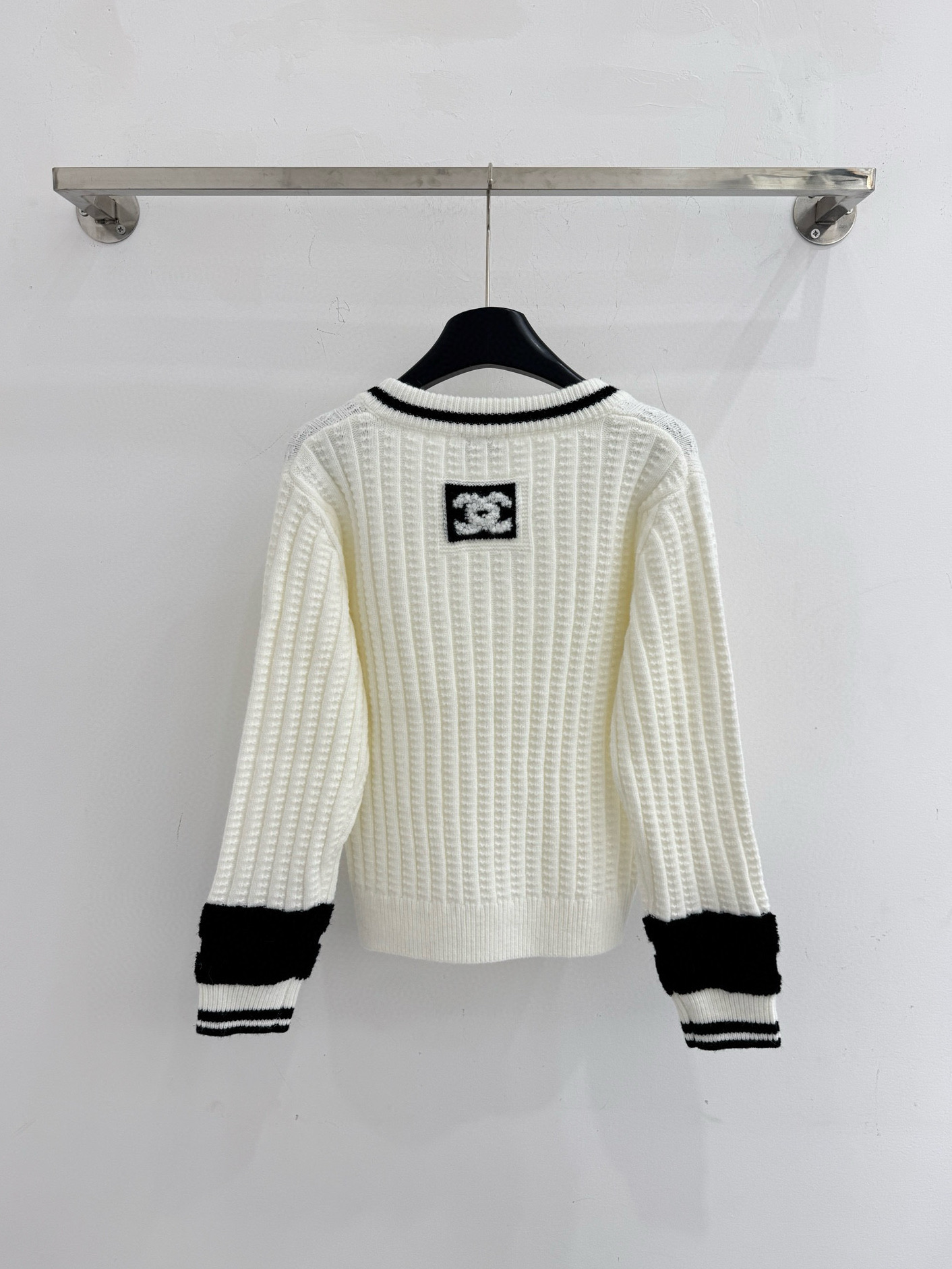 Chanel V领设计